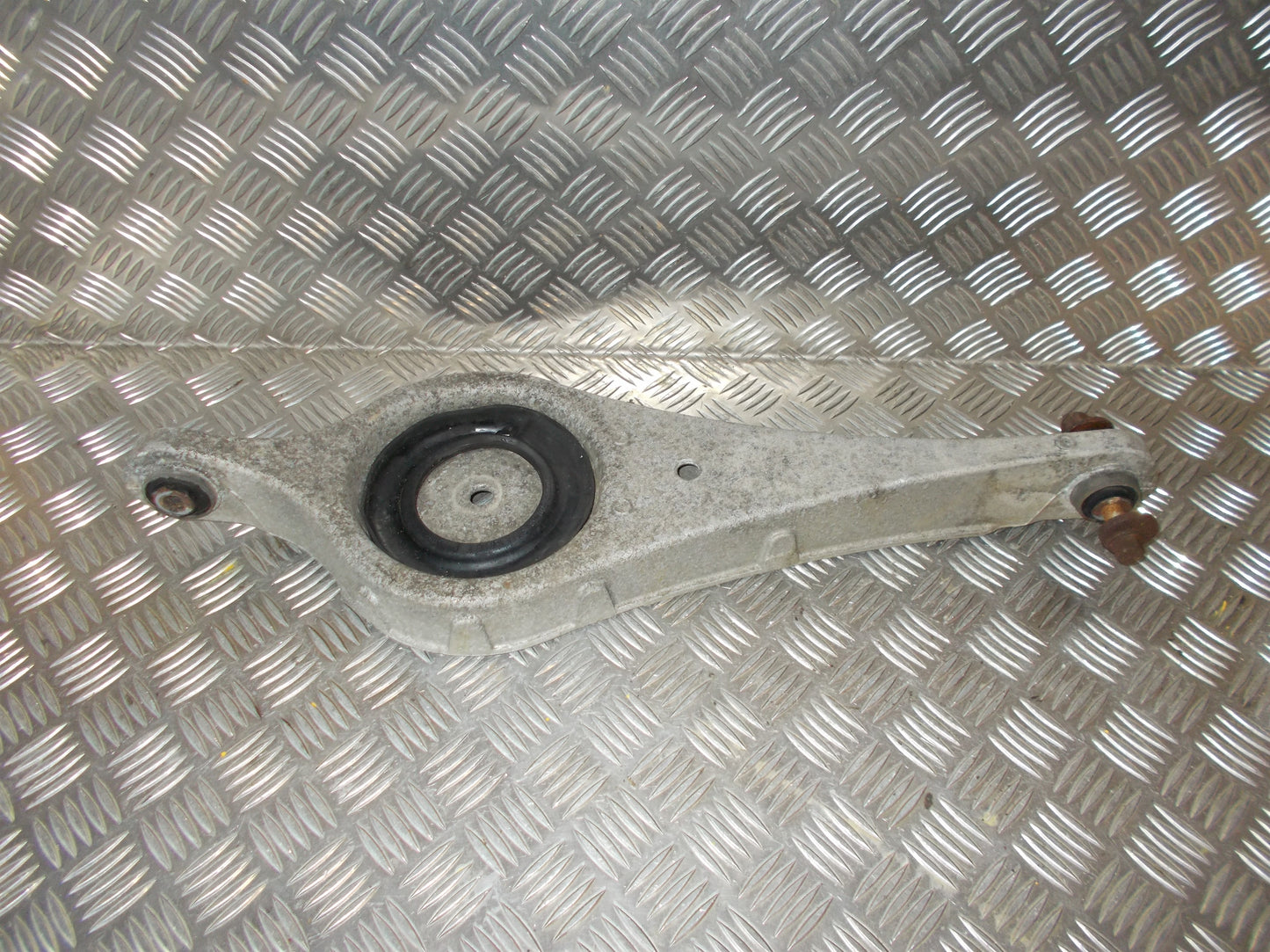 Volvo S60/V60 Bærearm Bag H Med OEM Nr. 31317602 Fra Volvo Ophugger