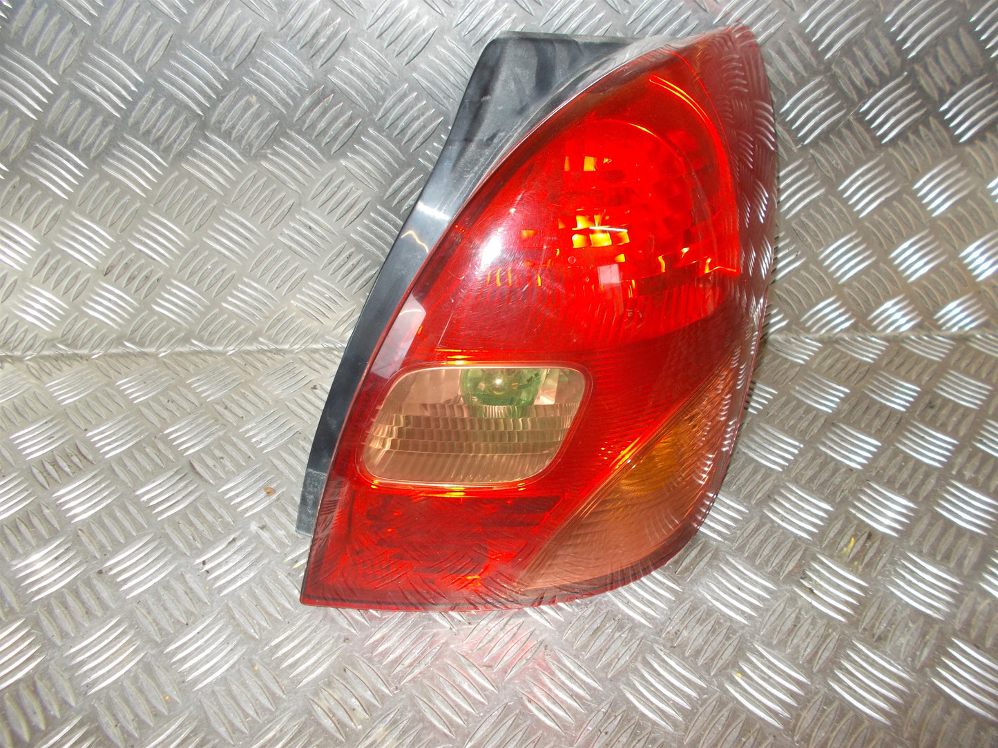 Toyota Corolla Verso Baglygte Med OEM Nr. Ophugger Fra Toyota Ophugger