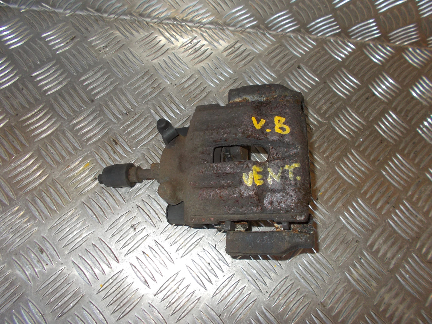 BMW 3-Serie E90/E91/E92/E Bremsekaliber Vb Med OEM Nr. Ophugger Fra BMW Ophugger