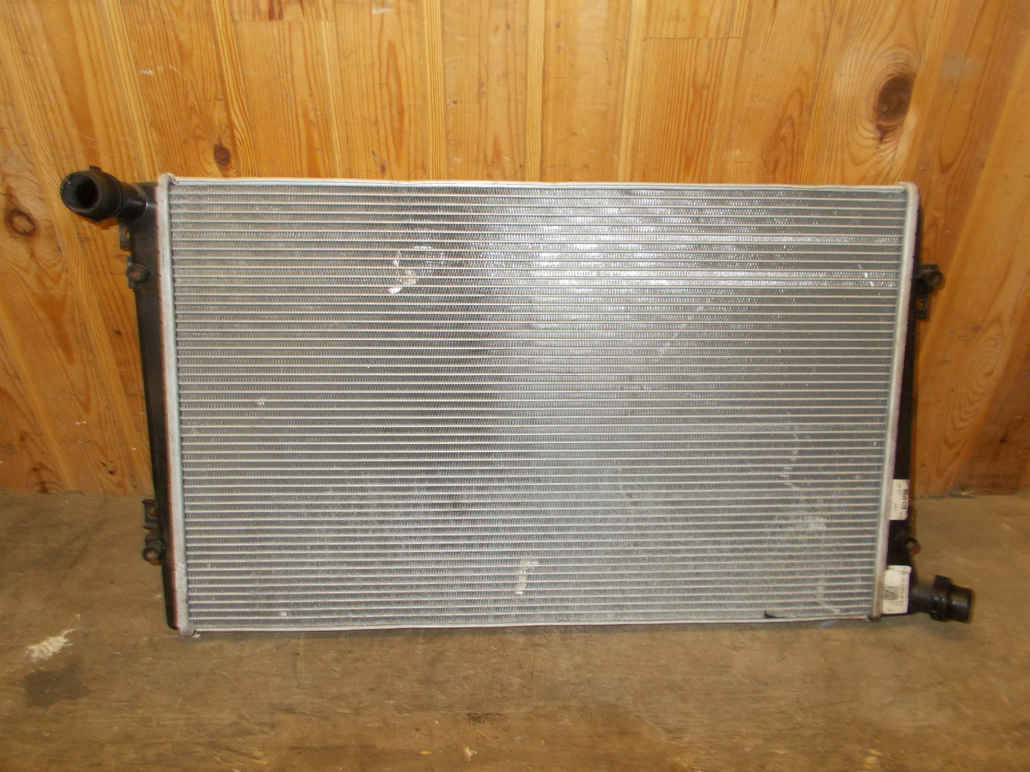 VW Golf 5 1K Køler Med OEM Nr. 1K0121251L Fra VW Ophugger