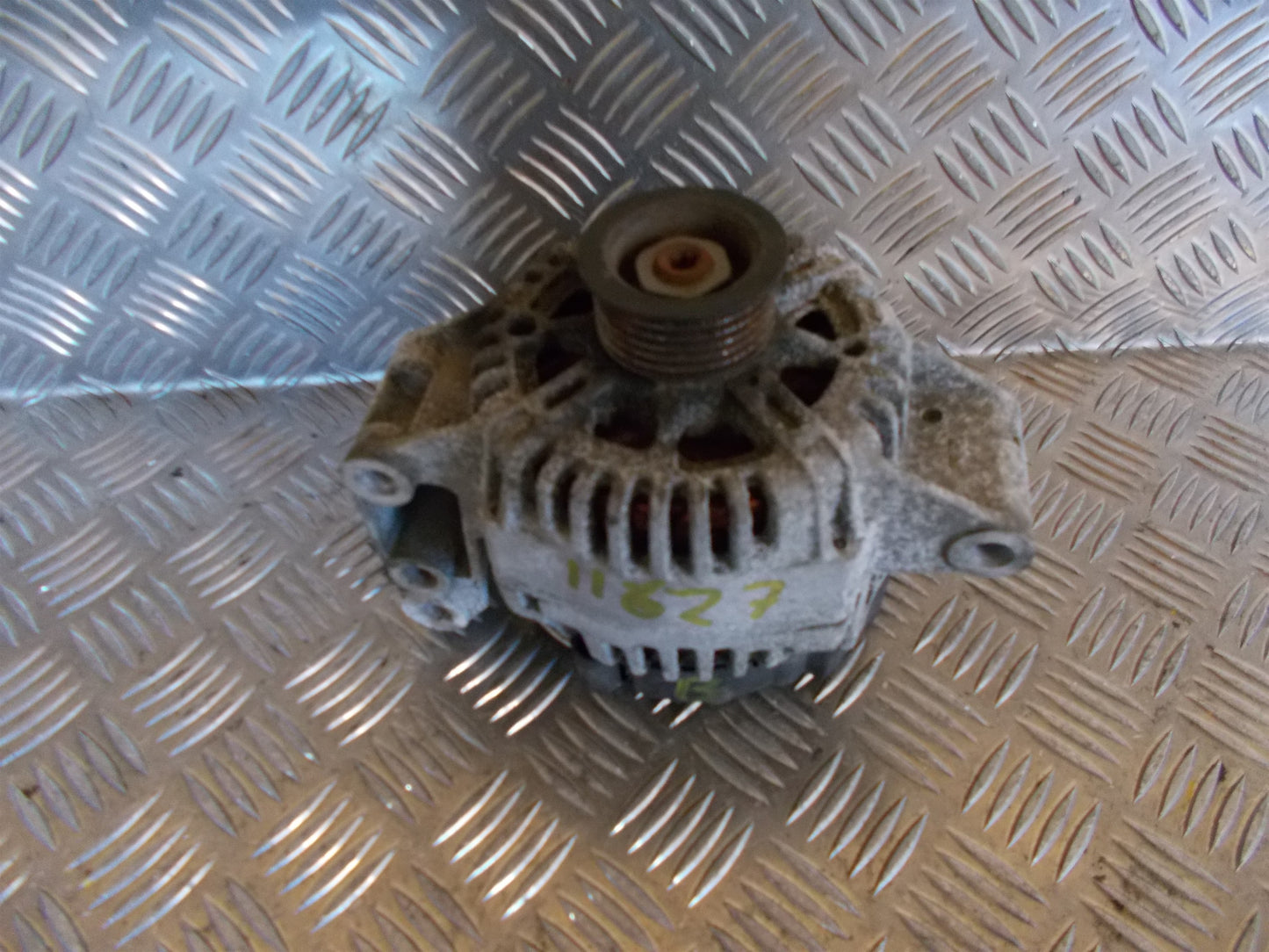 Ford Ka Generator Med OEM Nr. 2542736B Fra Ford Ophugger