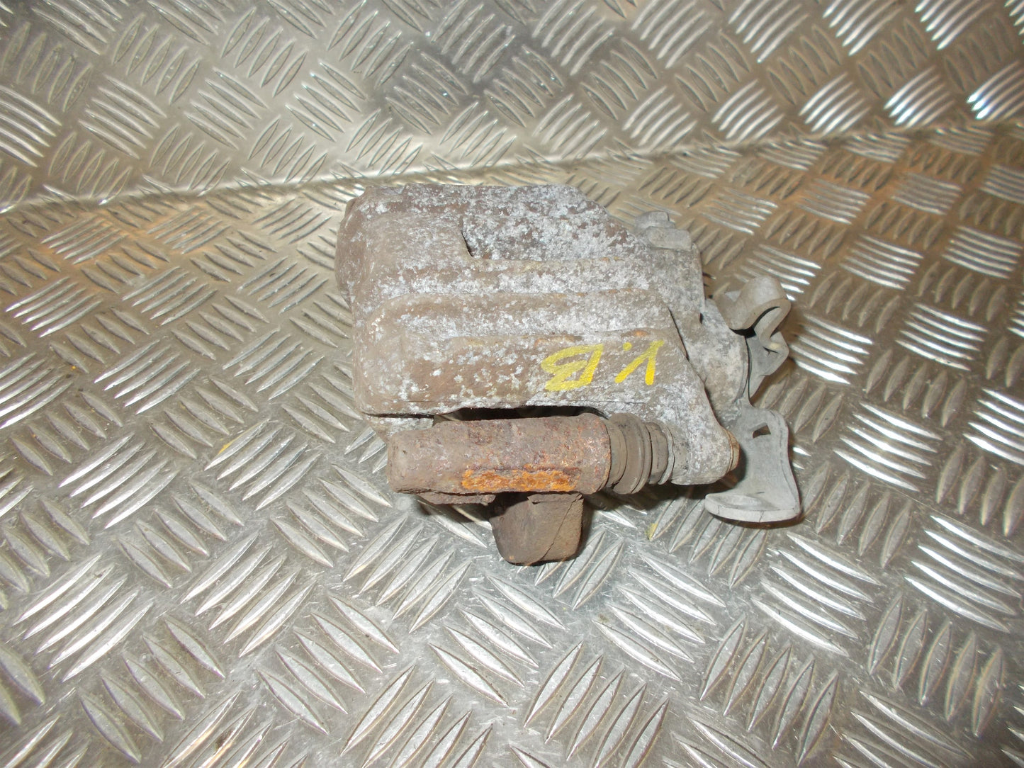 Skoda Fabia Bremsekaliber VB Med OEM Nr. 1J0615423G Fra Skoda Ophugger