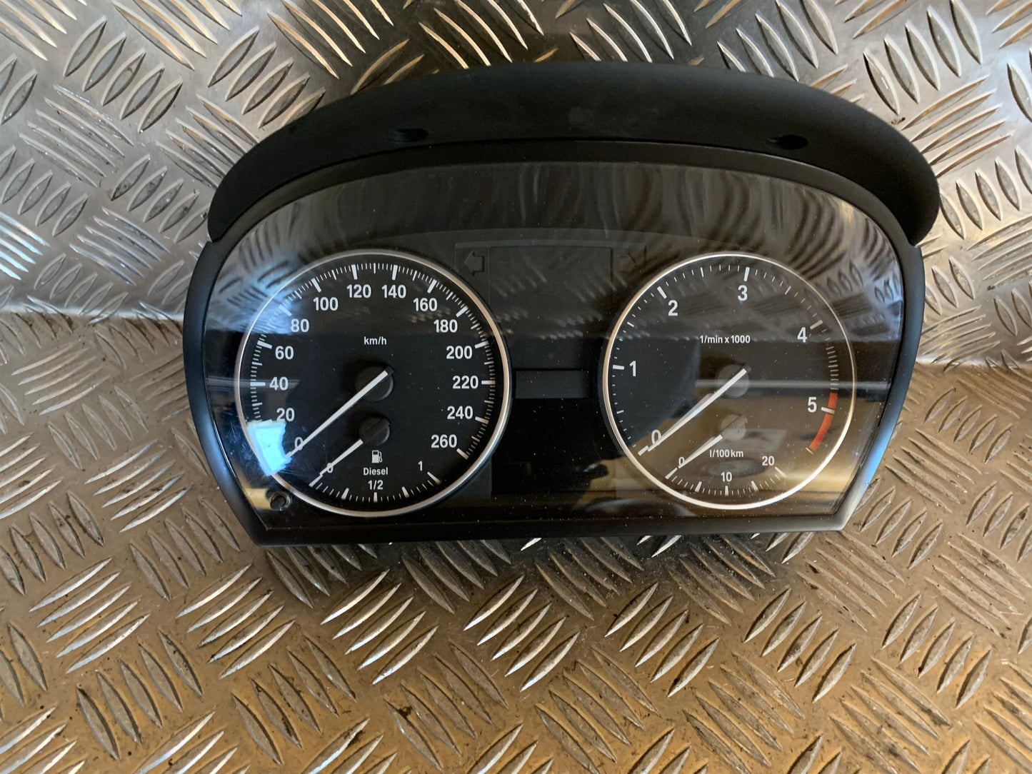 BMW 3-Serie E90/E91/E92/E Speedometer - Instrument Med OEM Nr. 102535084 Fra BMW Ophugger