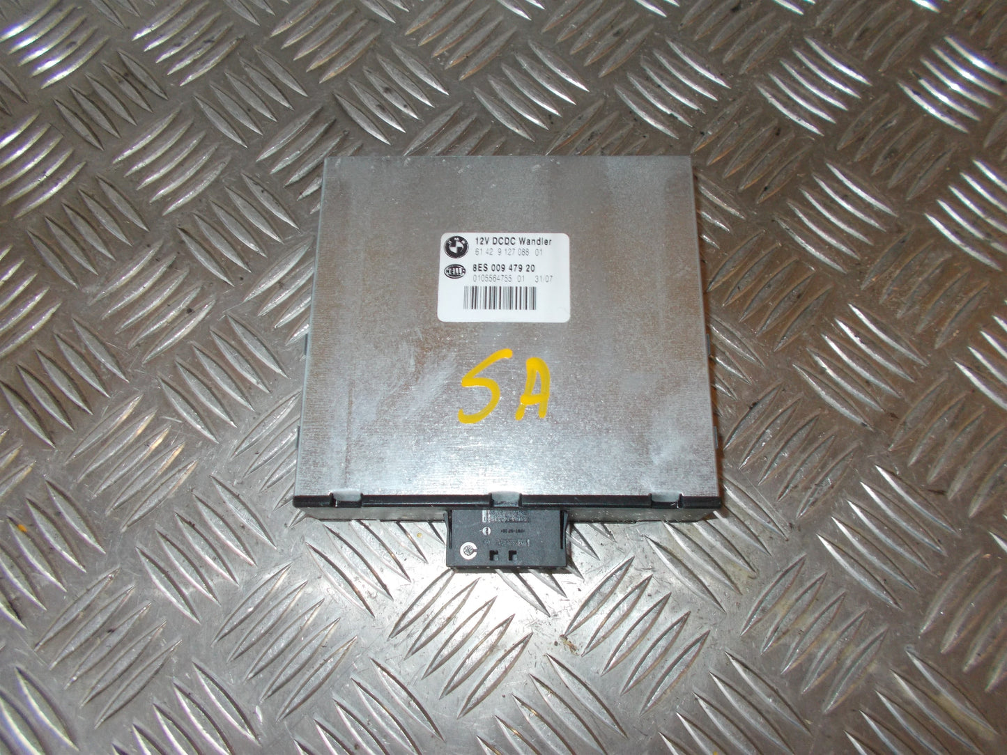 BMW 3-Serie E90/E91/E92/E Relæ Diverse Med OEM Nr. 6142912708801 Fra BMW Ophugger