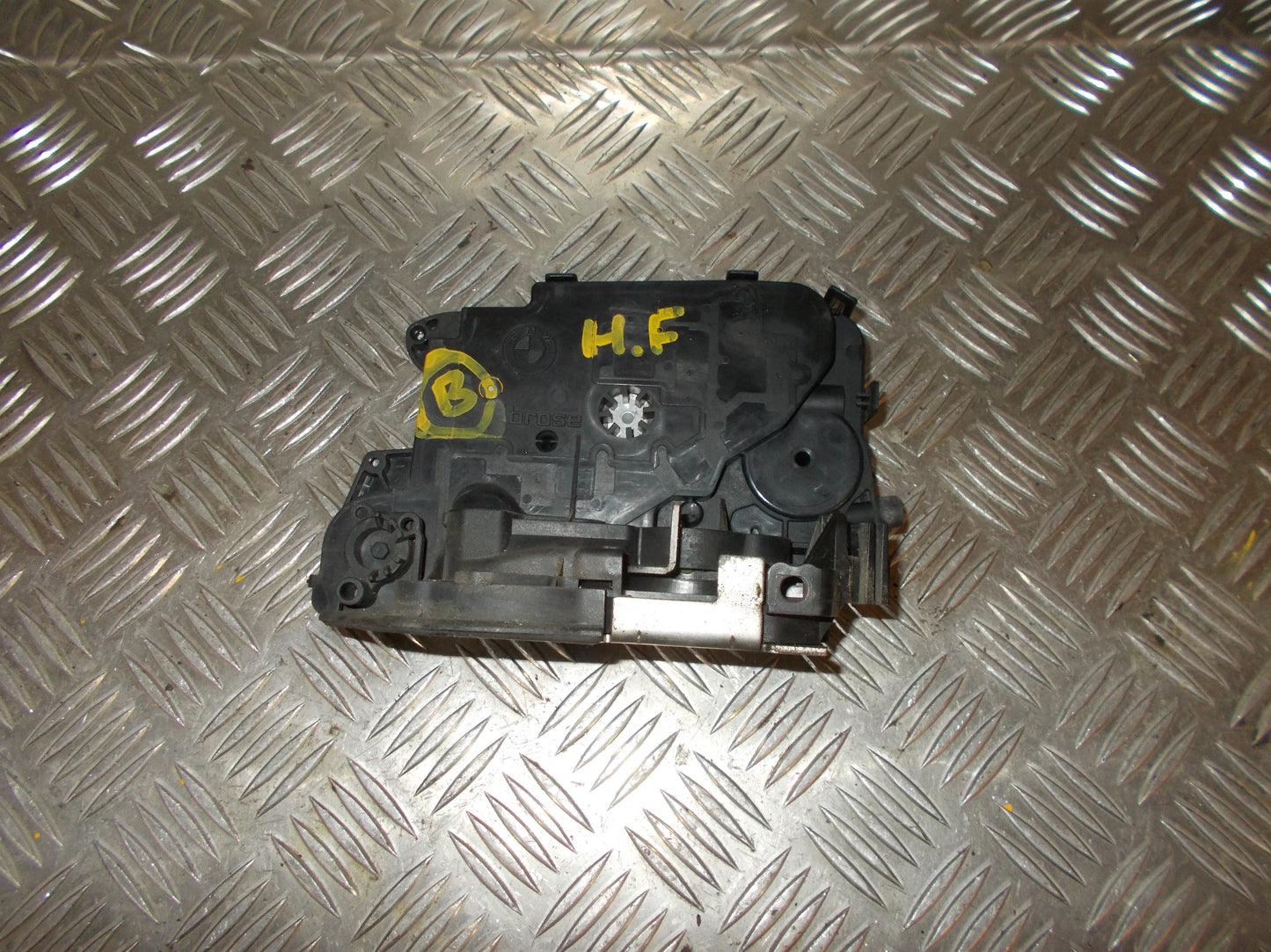 BMW 3-Serie E90/E91/E92 Dørlås Med OEM Nr. 51217202146 Fra BMW Ophugger