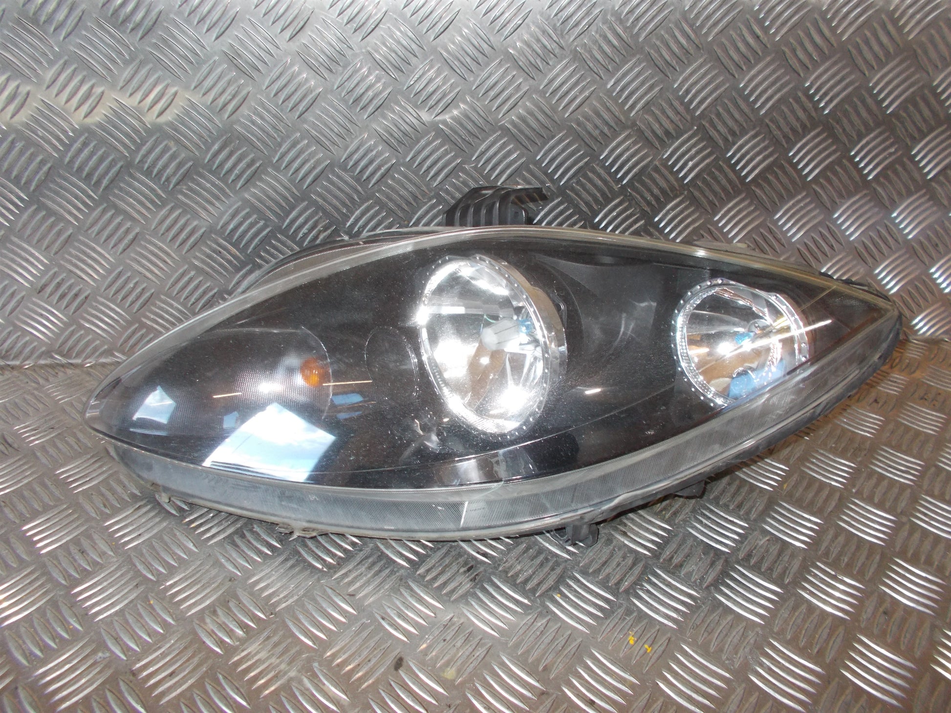 Seat Altea Forlygte Med OEM Nr. 5P1941005D Fra Seat Ophugger