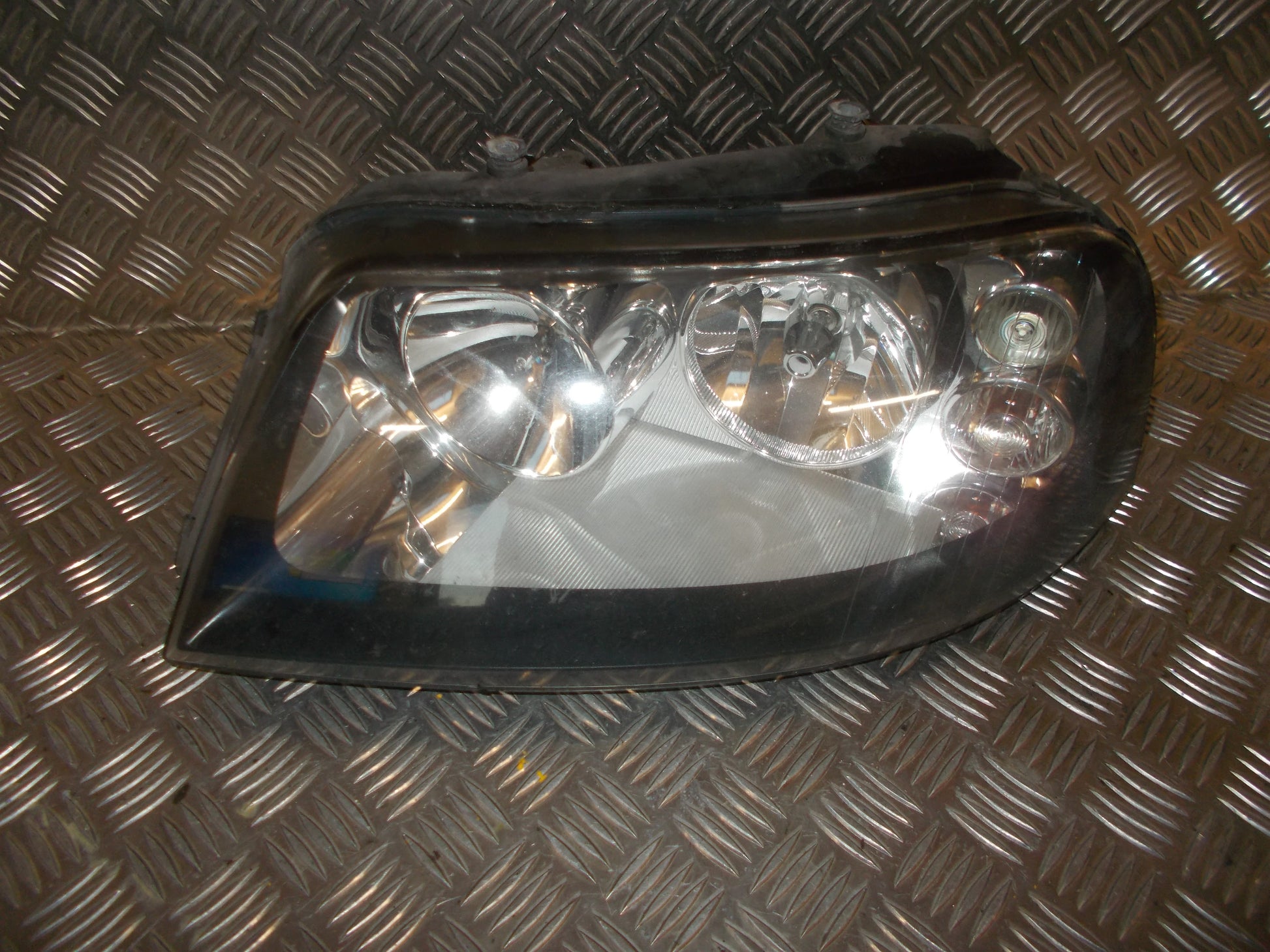 Seat Alhambra 7M Forlygte Med OEM Nr. 7M7941015M Fra Seat Ophugger