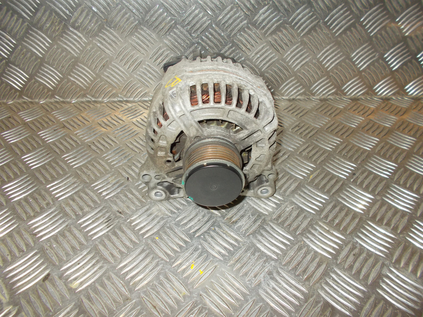 Skoda Fabia Generator Med OEM Nr. 021903025T Fra Skoda Ophugger