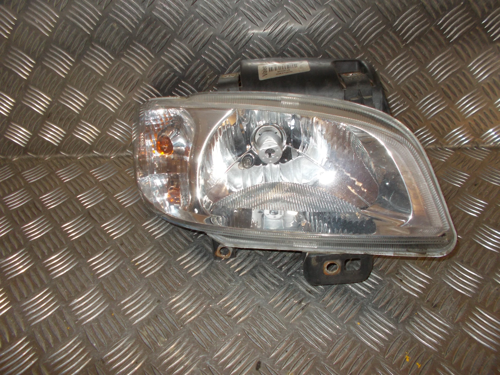 Seat Cordoba Forlygte Med OEM Nr. 6K1941044A Fra Seat Ophugger