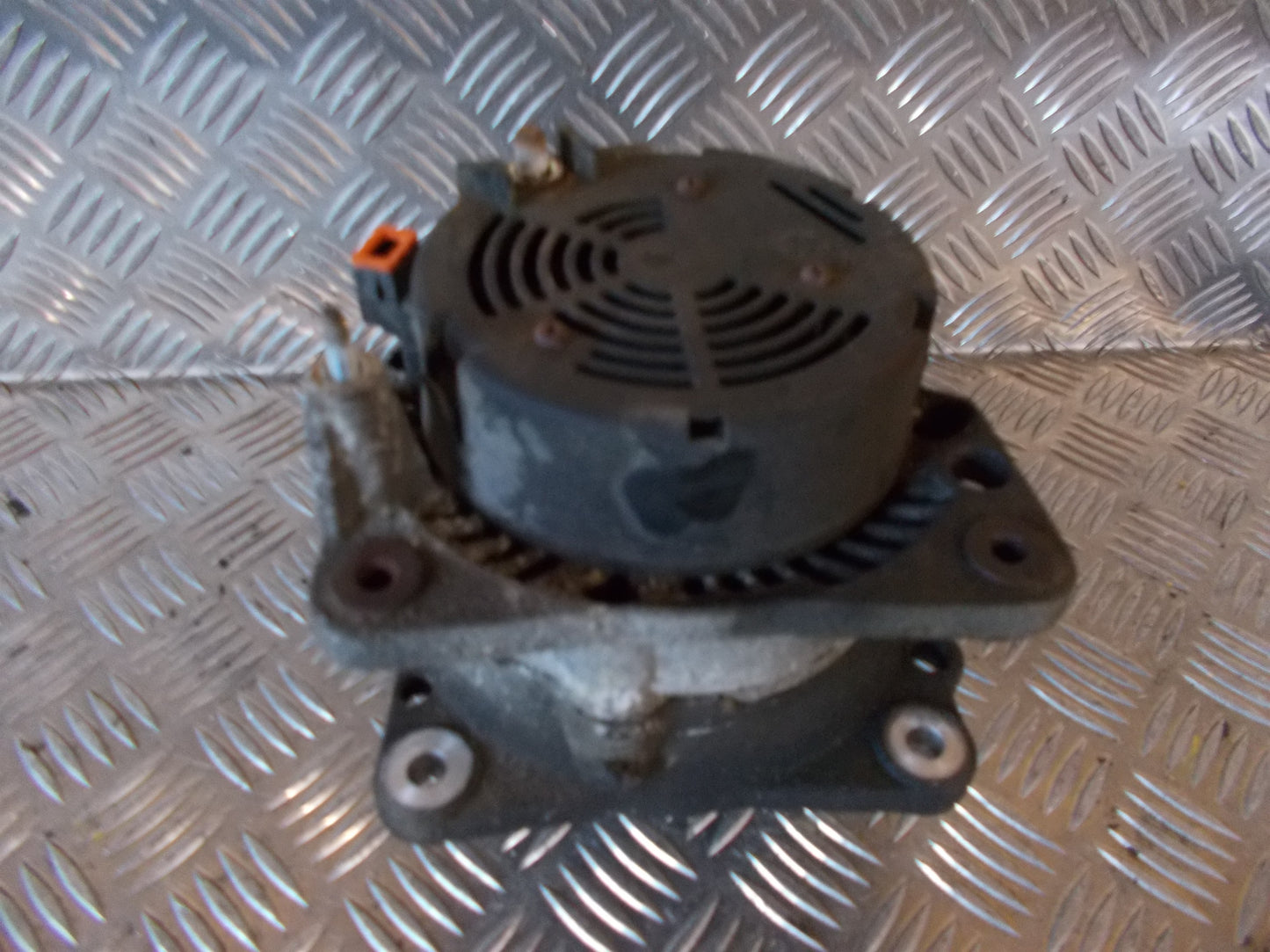 VW Golf 3 1H Generator Med OEM Nr. 028903025H Fra VW Ophugger