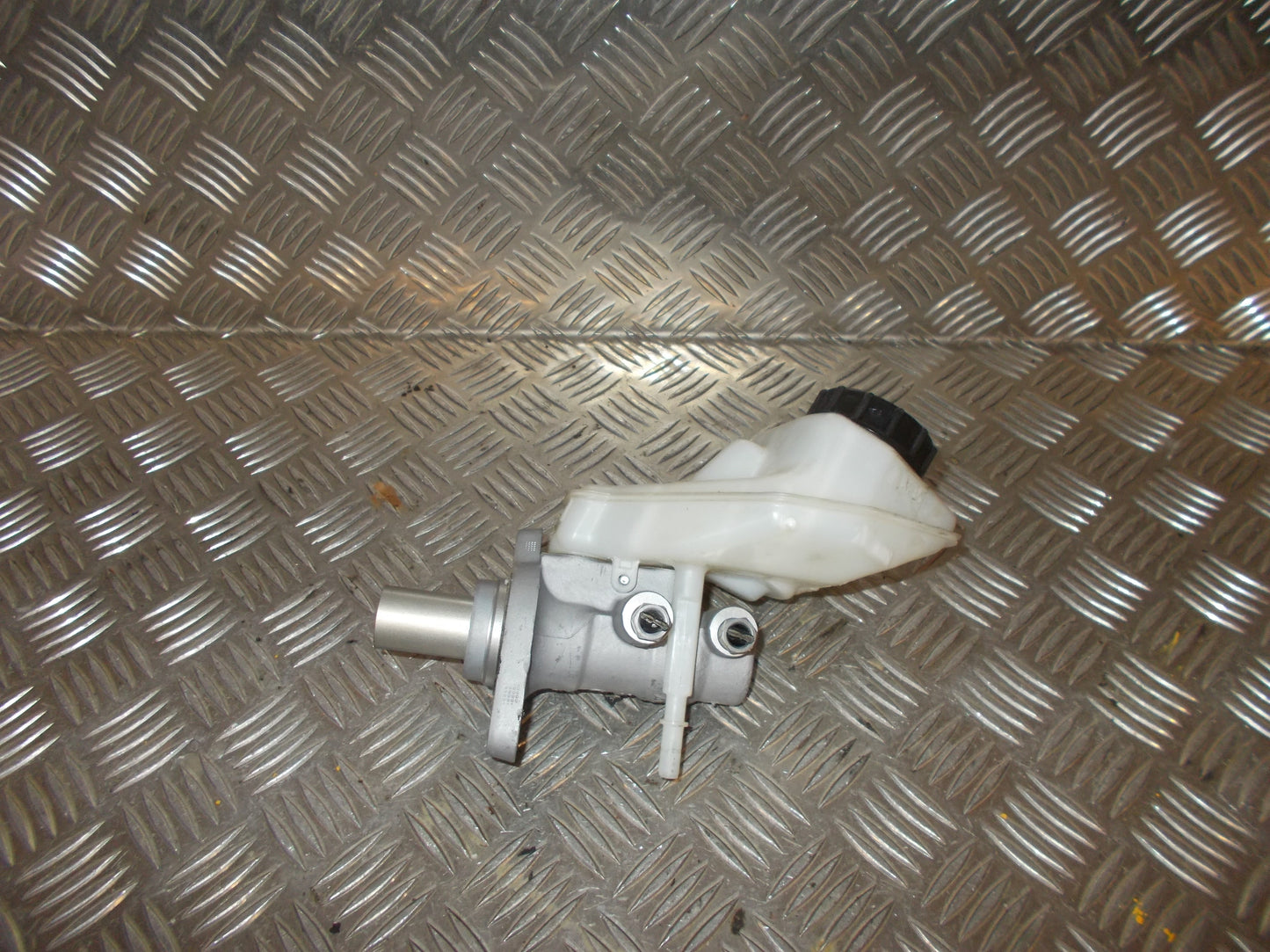 Volvo XC60 Bremsehovedcylinder Med OEM Nr. Ophugger Fra Volvo Ophugger