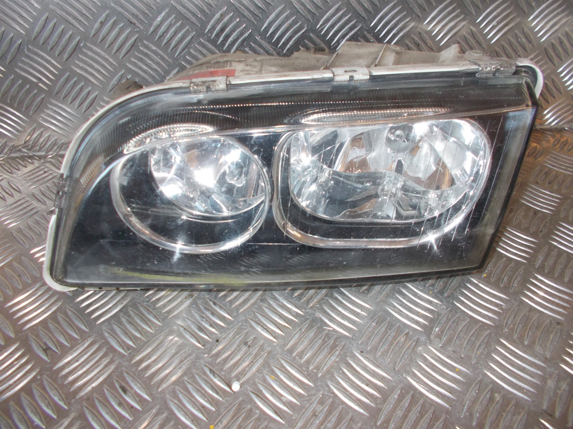 Volvo S40/V40 Forlygte Med OEM Nr. 30899878 Fra Volvo Ophugger