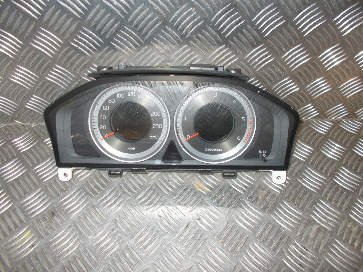 Volvo XC60 Speedometer - Instrument Med OEM Nr. 36001836 Fra Volvo Ophugger