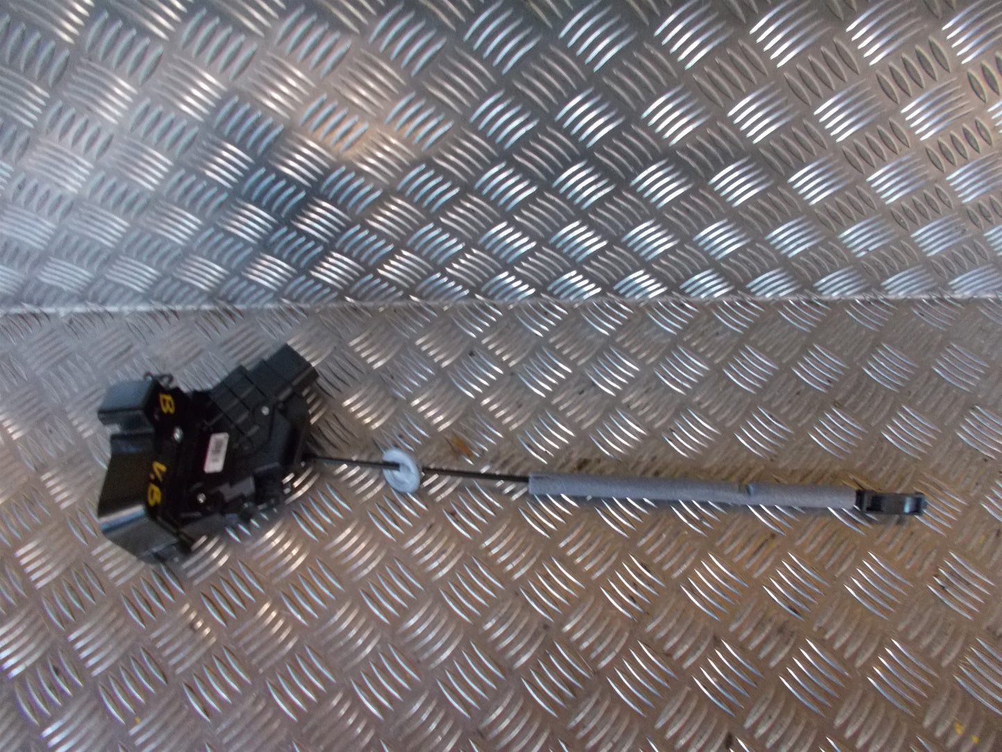 Volvo Xc60 Dørlås Med OEM Nr. 30799324 Fra Volvo Ophugger