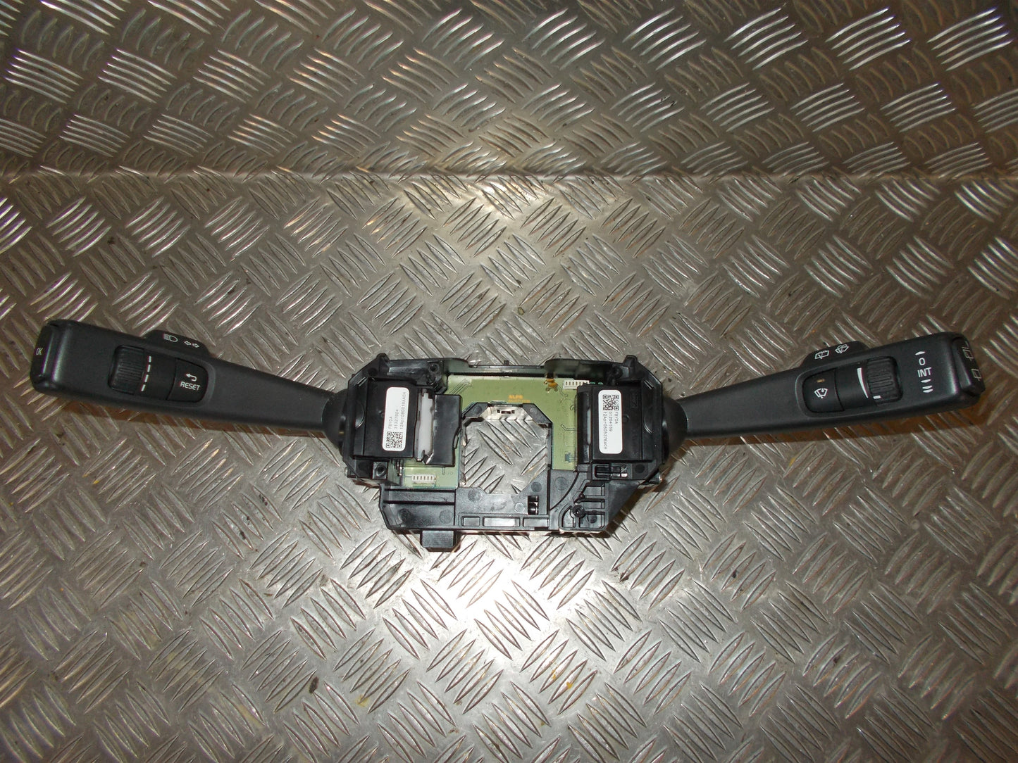 Volvo Xc60 Kontakt Combi Med OEM Nr. 31327903 Fra Volvo Ophugger