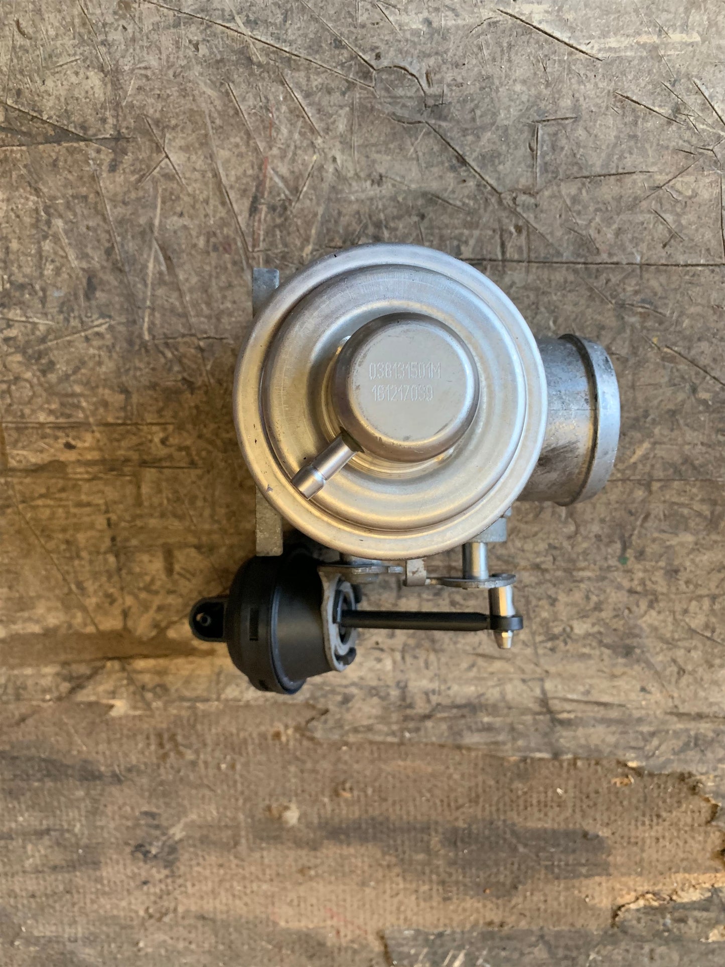 Seat Ibiza 6L Spjældhus Med OEM Nr. 038129637B Fra Seat Ophugger