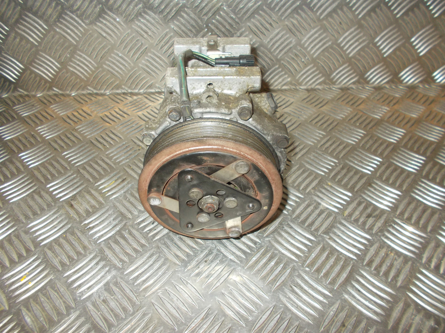 Volvo S40/V50 Aircondition Pumpe Med OEM Nr. 3M5H19D629HE Fra Volvo Ophugger