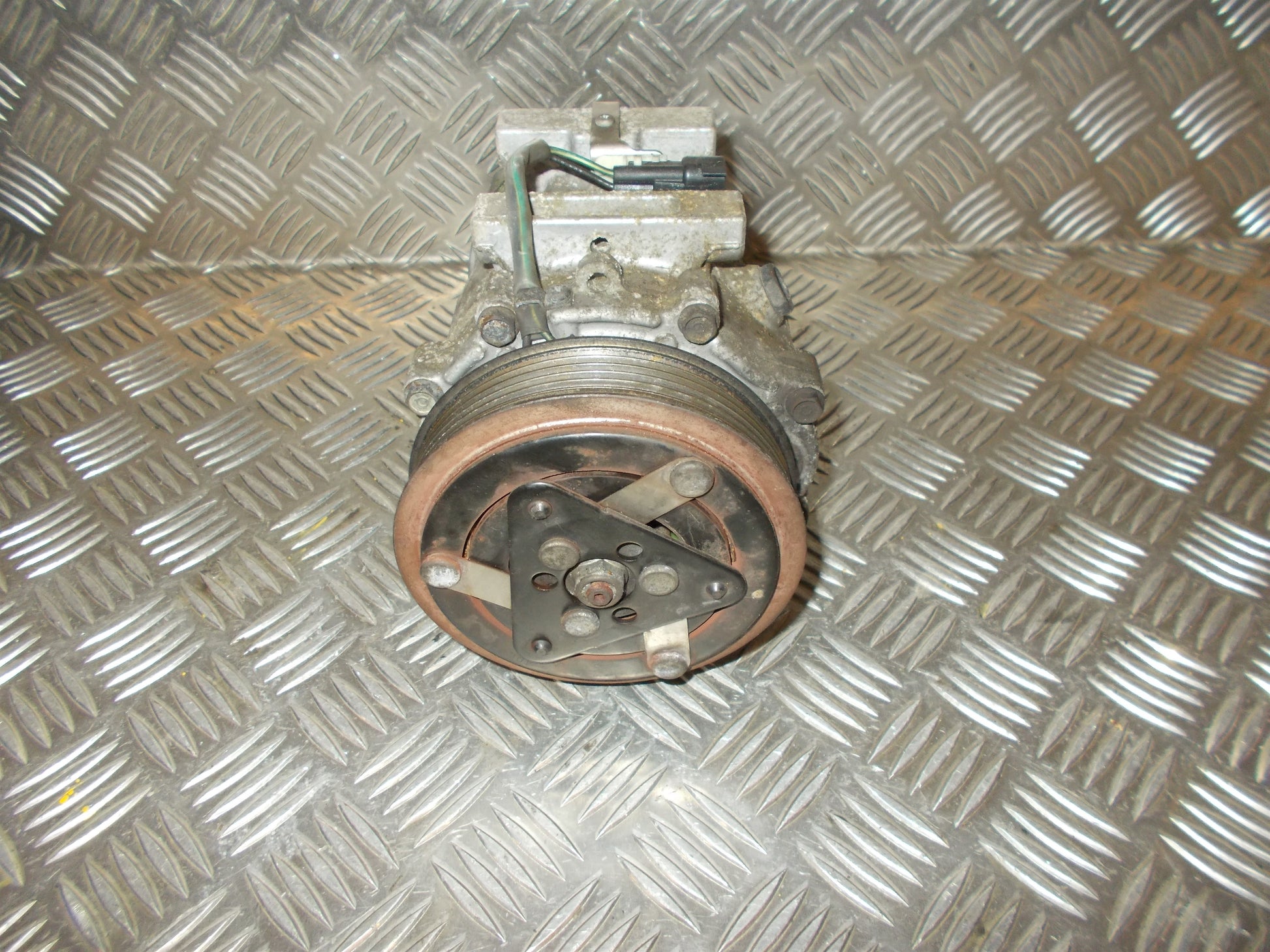 Volvo S40/V50 Aircondition Pumpe Med OEM Nr. 3M5H19D629HE Fra Volvo Ophugger