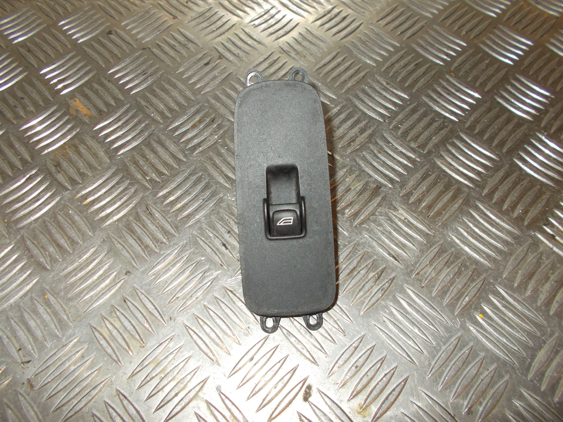 Volvo S40/V50 Kontakt Rudehejs Med OEM Nr. 30773214 Fra Volvo Ophugger