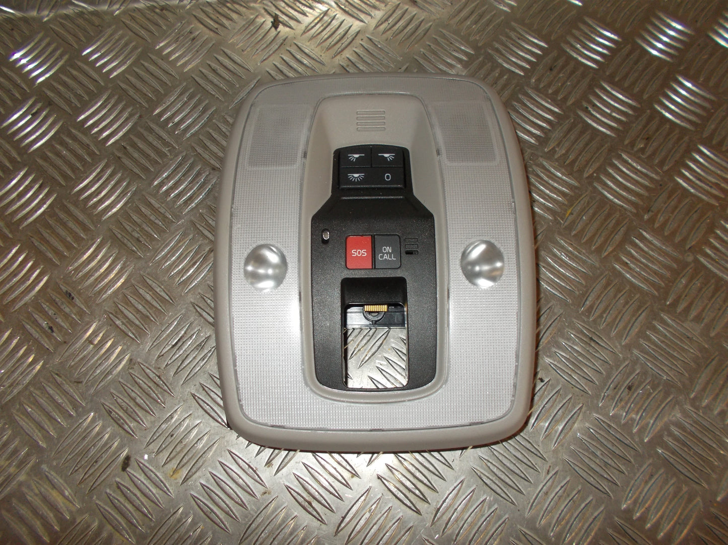 Volvo V70 Loftslys Med OEM Nr. 31305340 Fra Volvo Ophugger