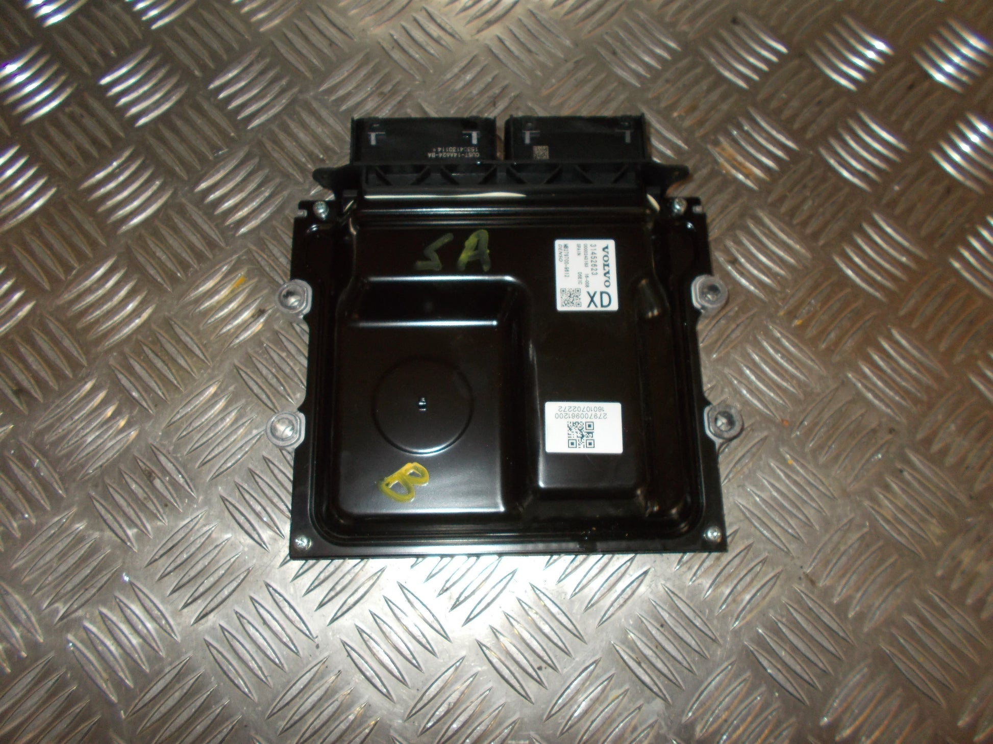 Volvo V70 Motorstyring - Motorstyreboks - Injection Elboks Med OEM Nr. 31452623 Fra Volvo Ophugger