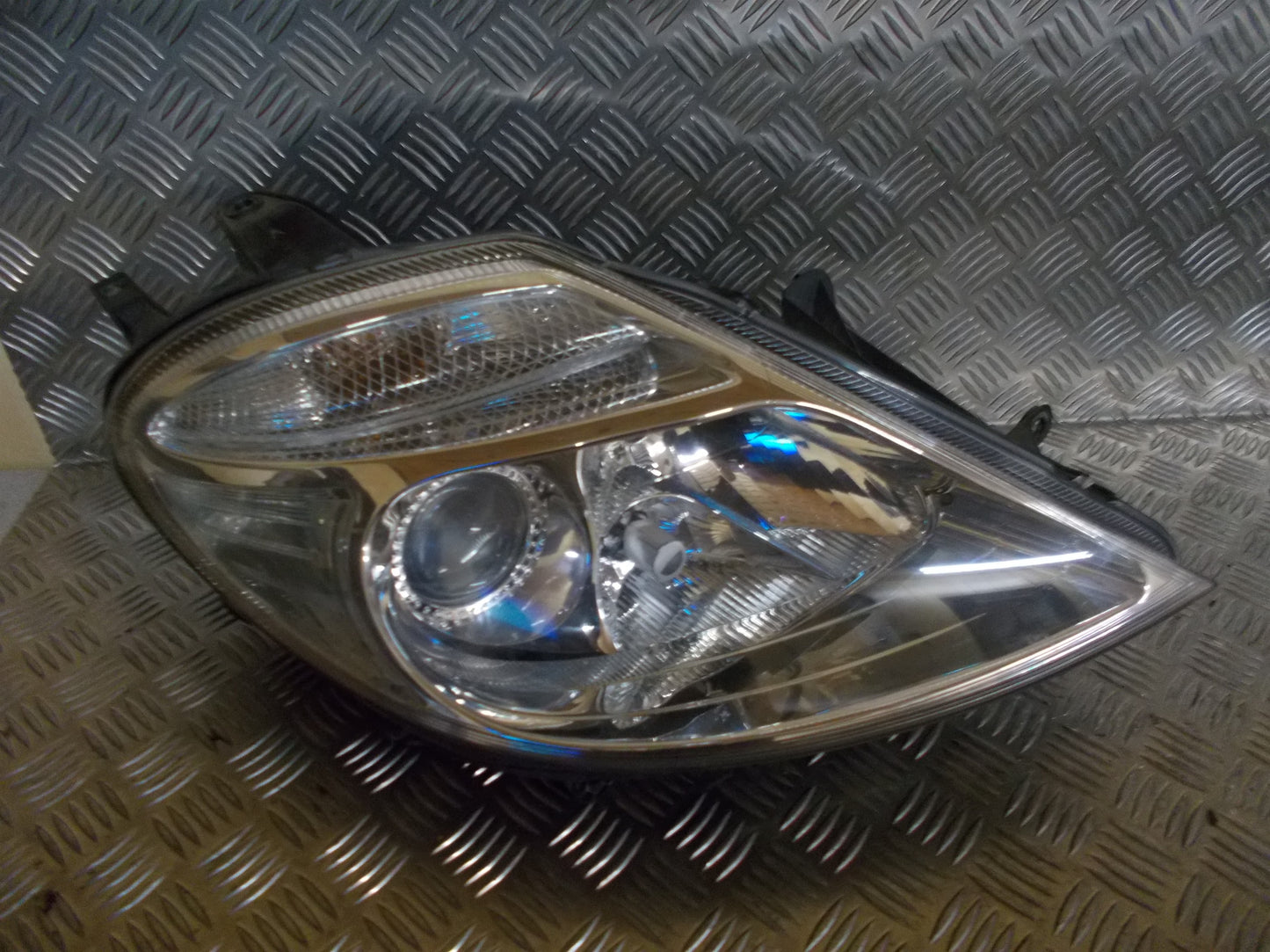 Citroen C8 Forlygte Med OEM Nr. 1494315080 Fra Citroen Ophugger