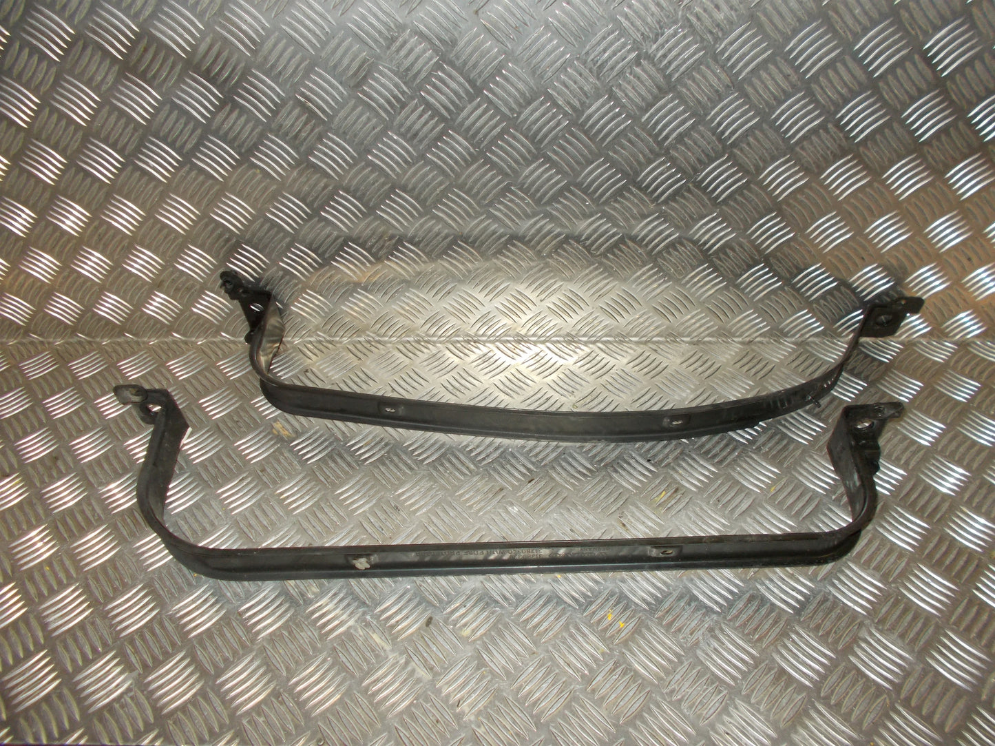 Volvo V70 Tankbånd Med OEM Nr. 31380339 Fra Volvo Ophugger