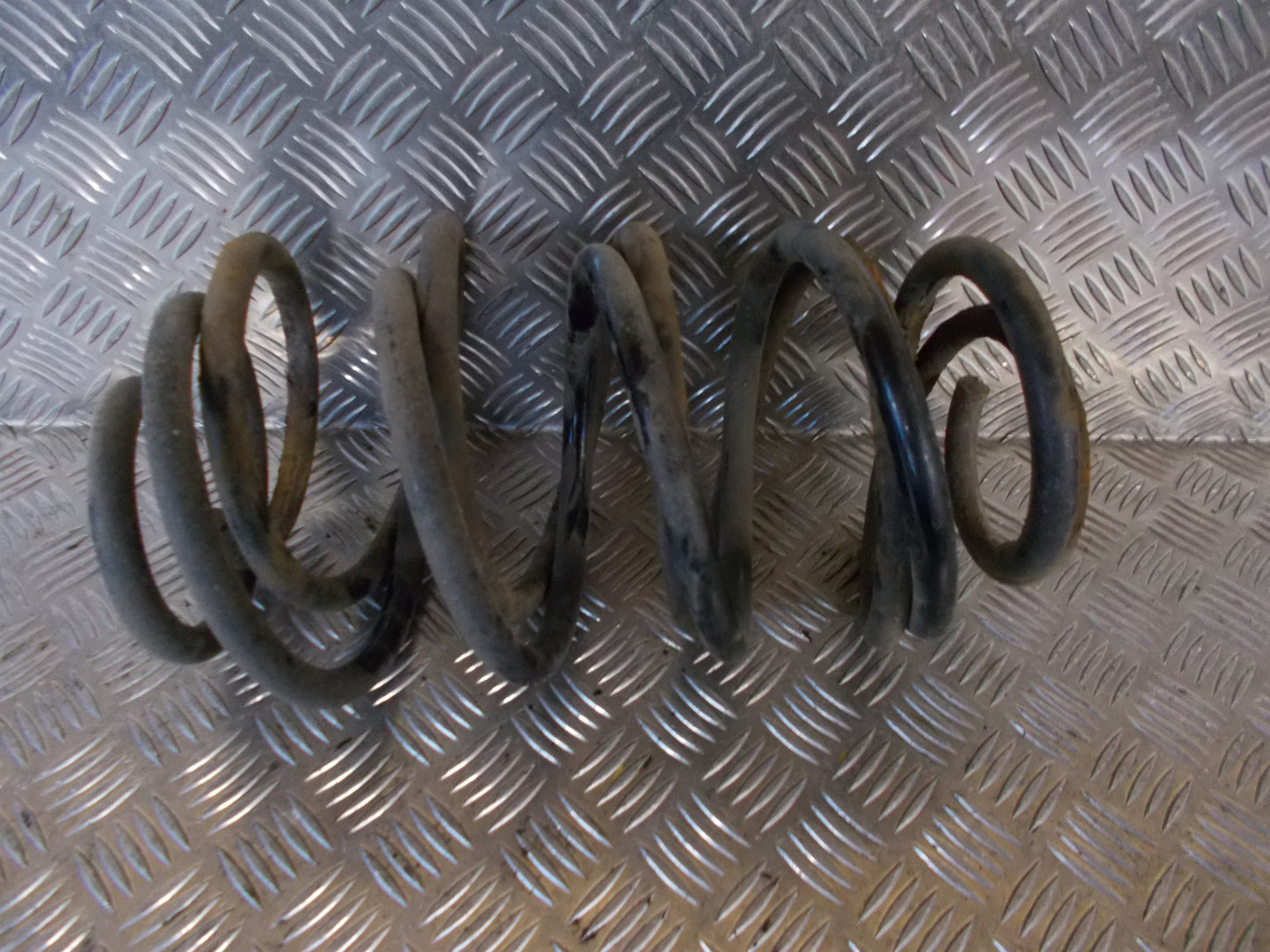 Seat Alhambra Forfjeder Med OEM Nr. Ophugger Fra Seat Ophugger