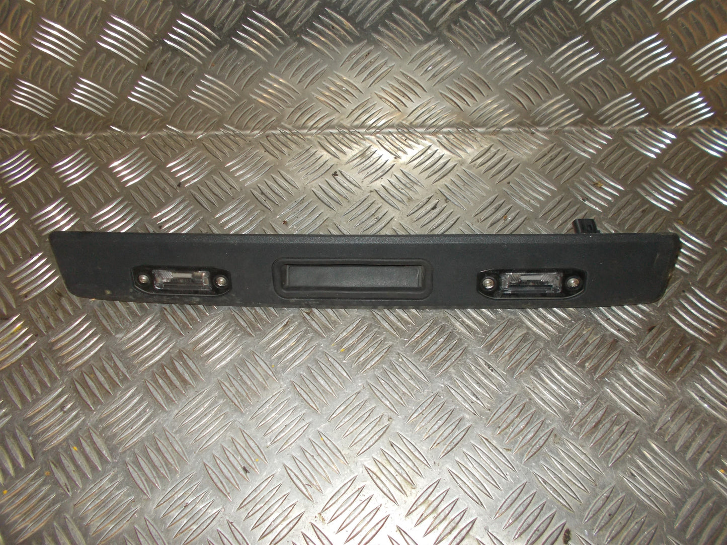 Volvo V70 Nummerpladelygte Med OEM Nr. 31301162 Fra Volvo Ophugger