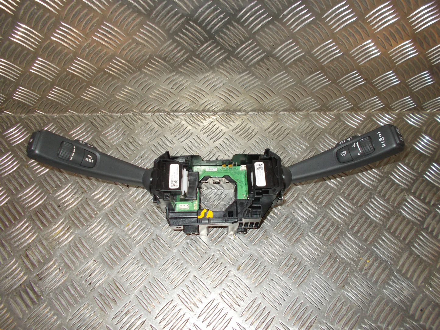 Volvo V70 Kontakt Combi Med OEM Nr. 31456030 Fra Volvo Ophugger