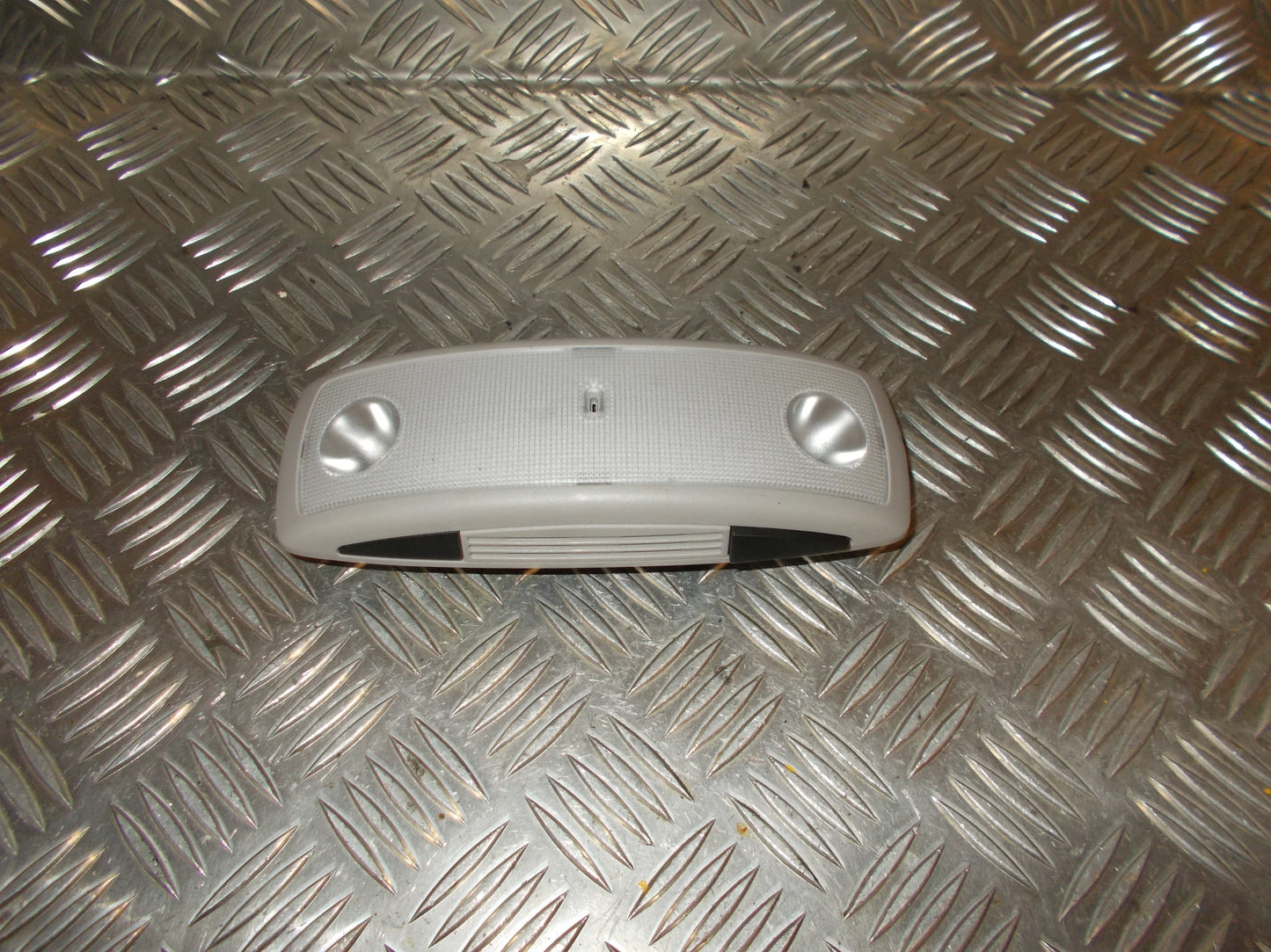 Volvo V70 Loftslys Med OEM Nr. 31419000 Fra Volvo Ophugger