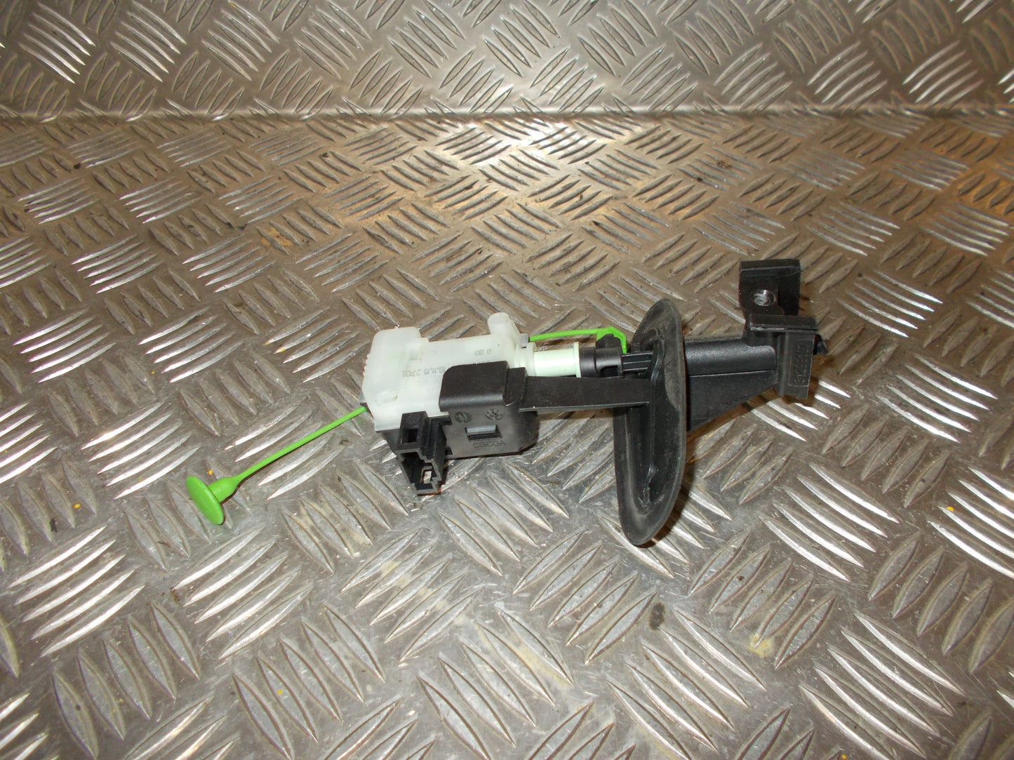 Volvo V70 Dørlås Med OEM Nr. 31299107 Fra Volvo Ophugger