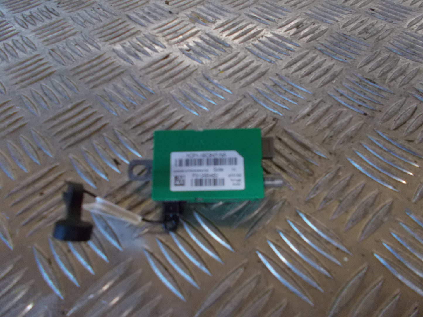 Volvo V70 Antenneforstærker Med OEM Nr. 31295460 Fra Volvo Ophugger