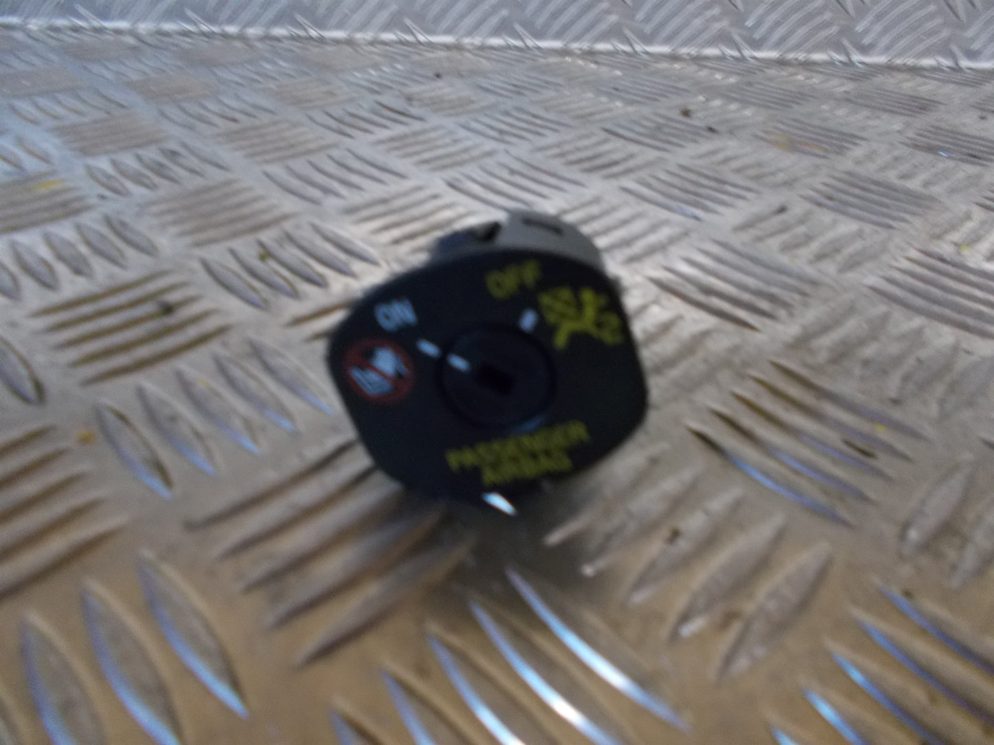 Volvo V70 Kontakt Diverse Med OEM Nr. 31318268 Fra Volvo Ophugger