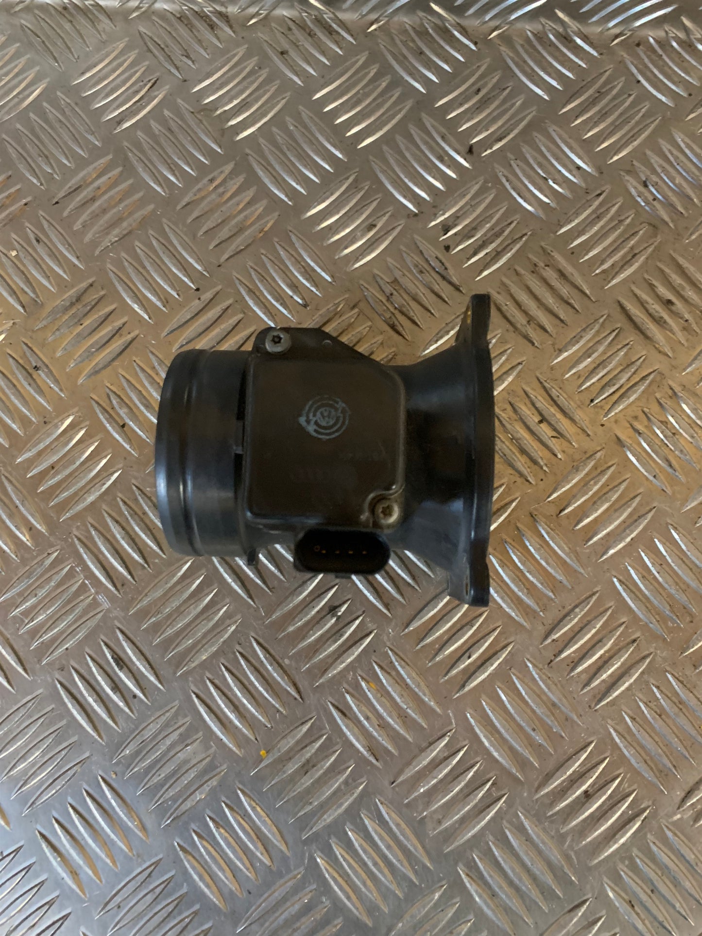 VW Passat 3B Luftmængdemåler Med OEM Nr. 06A906461B Fra VW Ophugger