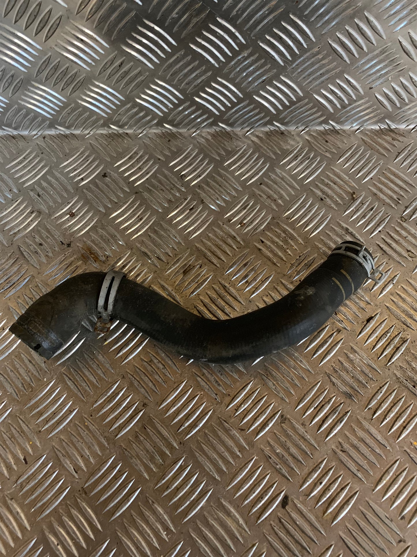 Ford C‑Max 2 Køler Slanger Med OEM Nr. CV618286VF Fra Ford Ophugger