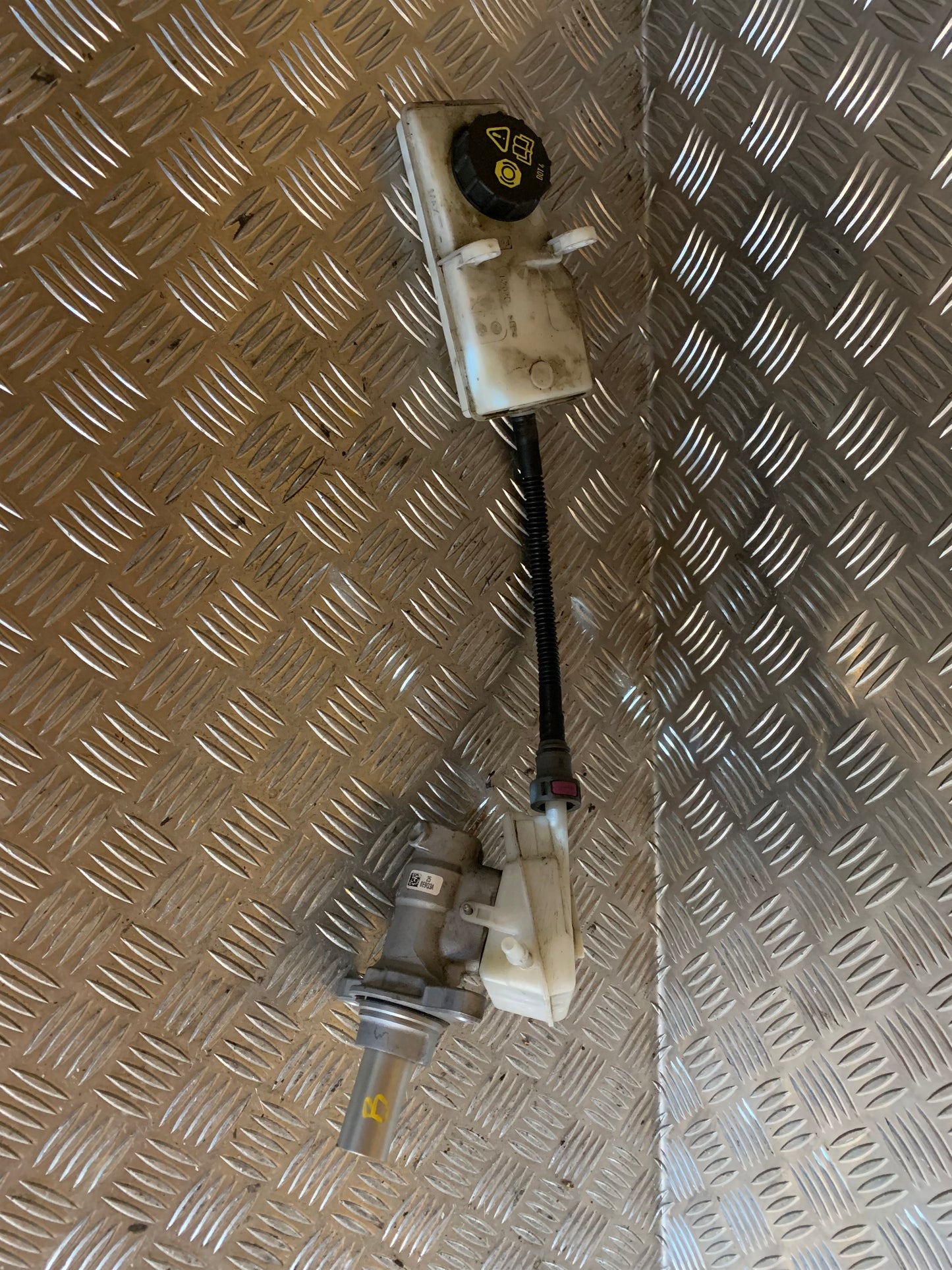 Ford C‑Max 2 Bremsehovedcylinder Med OEM Nr. Ophugger Fra Ford Ophugger