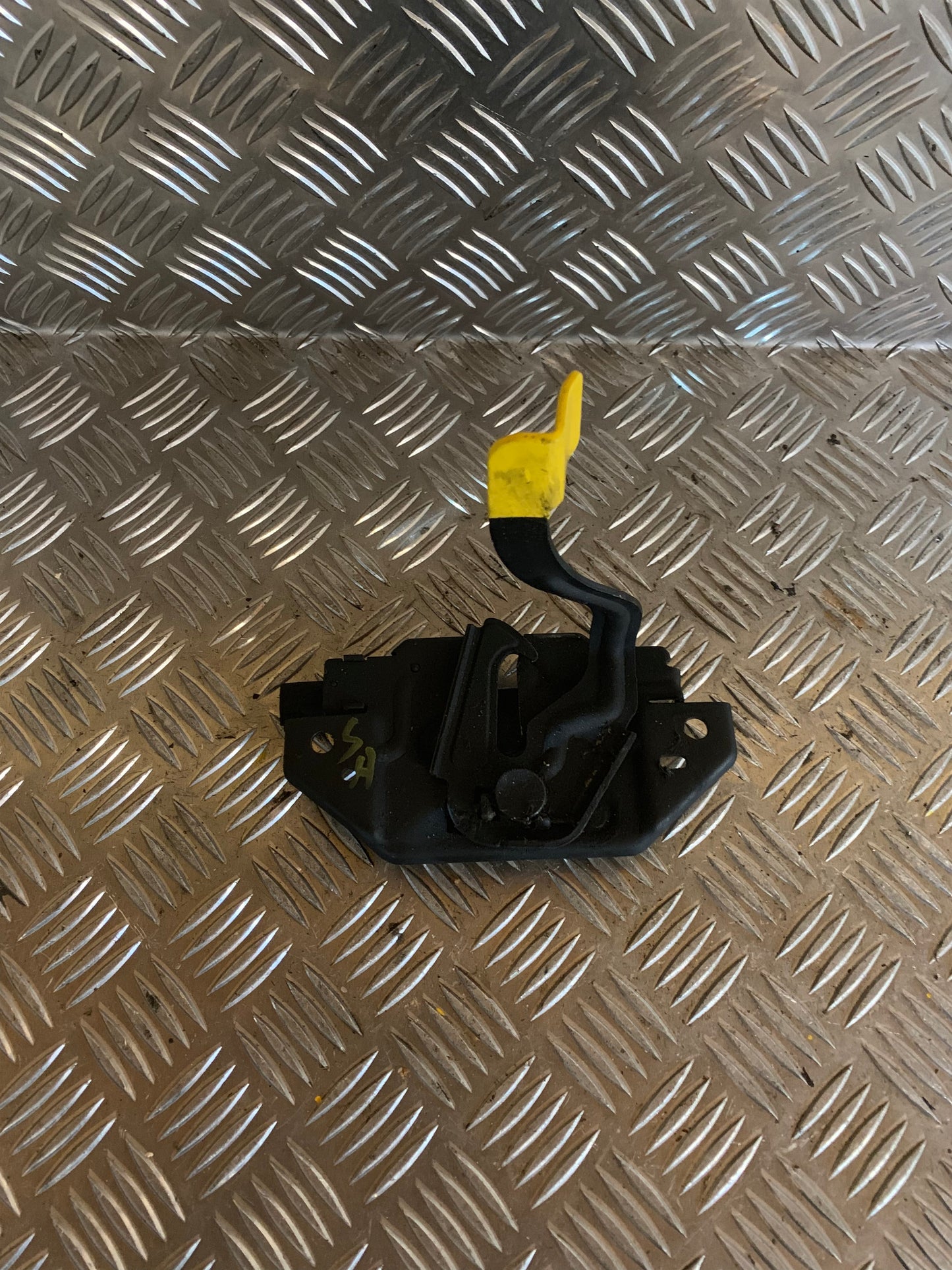 Ford C‑Max 2 Hjelmlås Med OEM Nr. Ophugger Fra Ford Ophugger