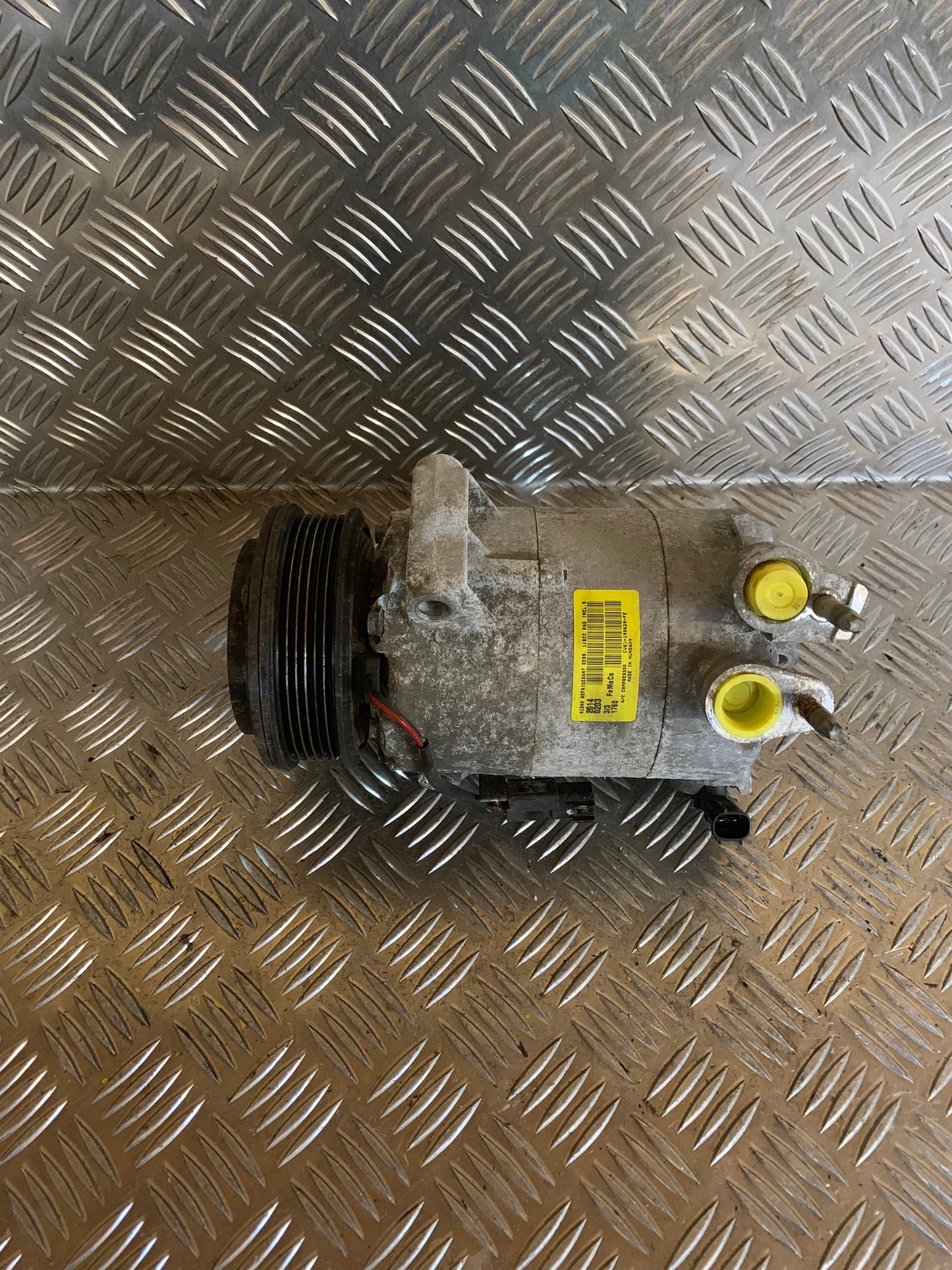 Ford C‑Max 2 Aircondition Pumpe Med OEM Nr. CU6119D629FE Fra Ford Ophugger