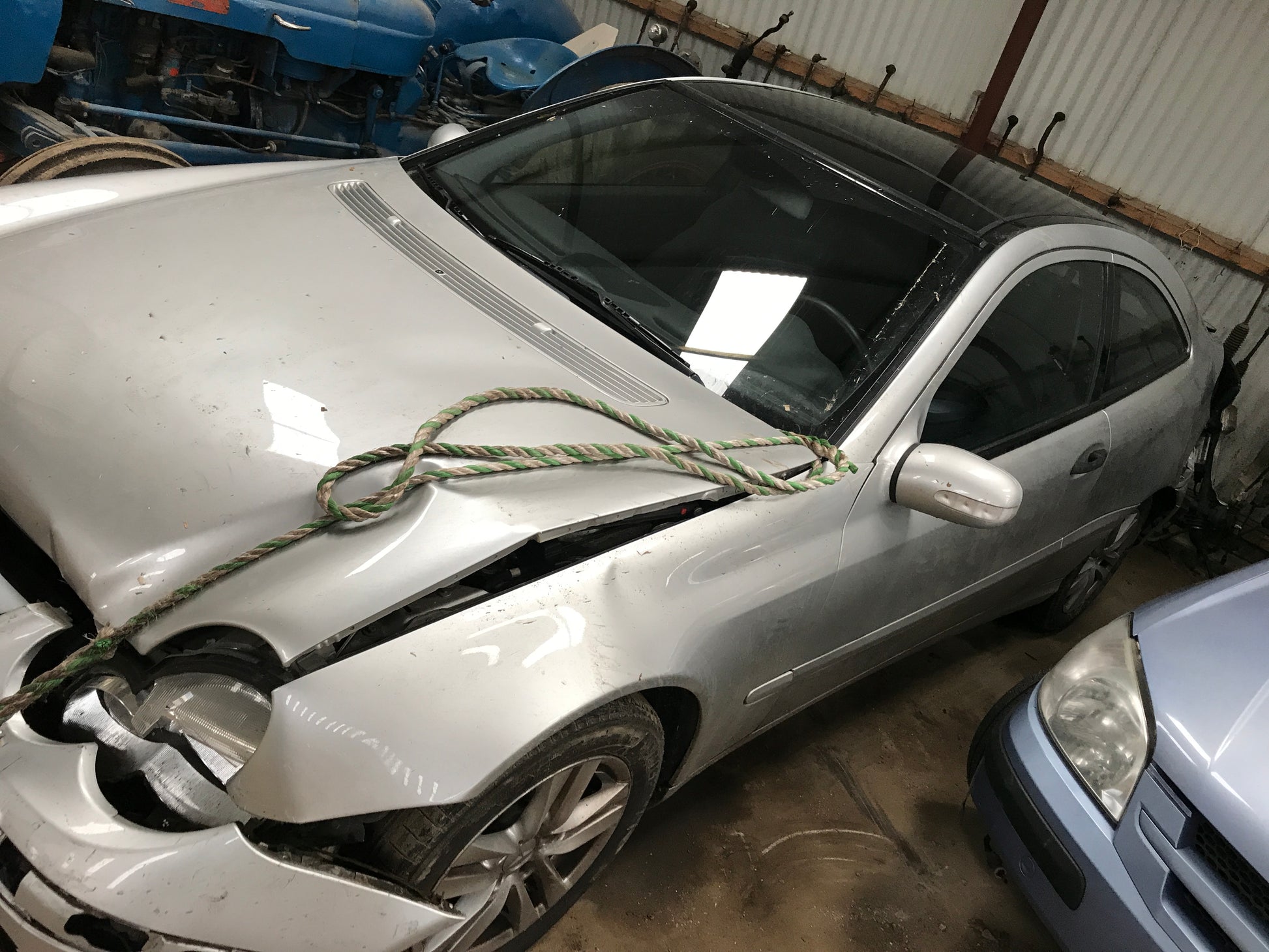 Mercedes C W203 Pluk-Selv-Bil Med OEM Nr. Ophugger Fra Mercedes Ophugger