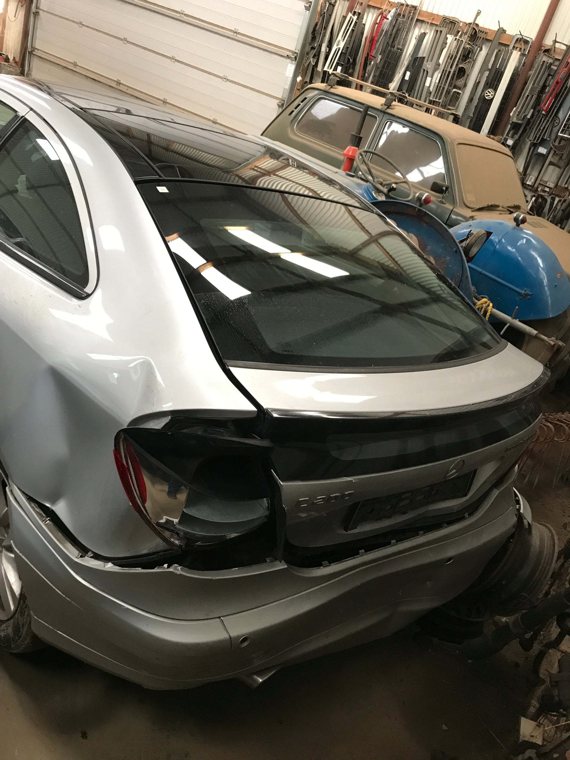 Mercedes C W203 Pluk-Selv-Bil Med OEM Nr. Ophugger Fra Mercedes Ophugger