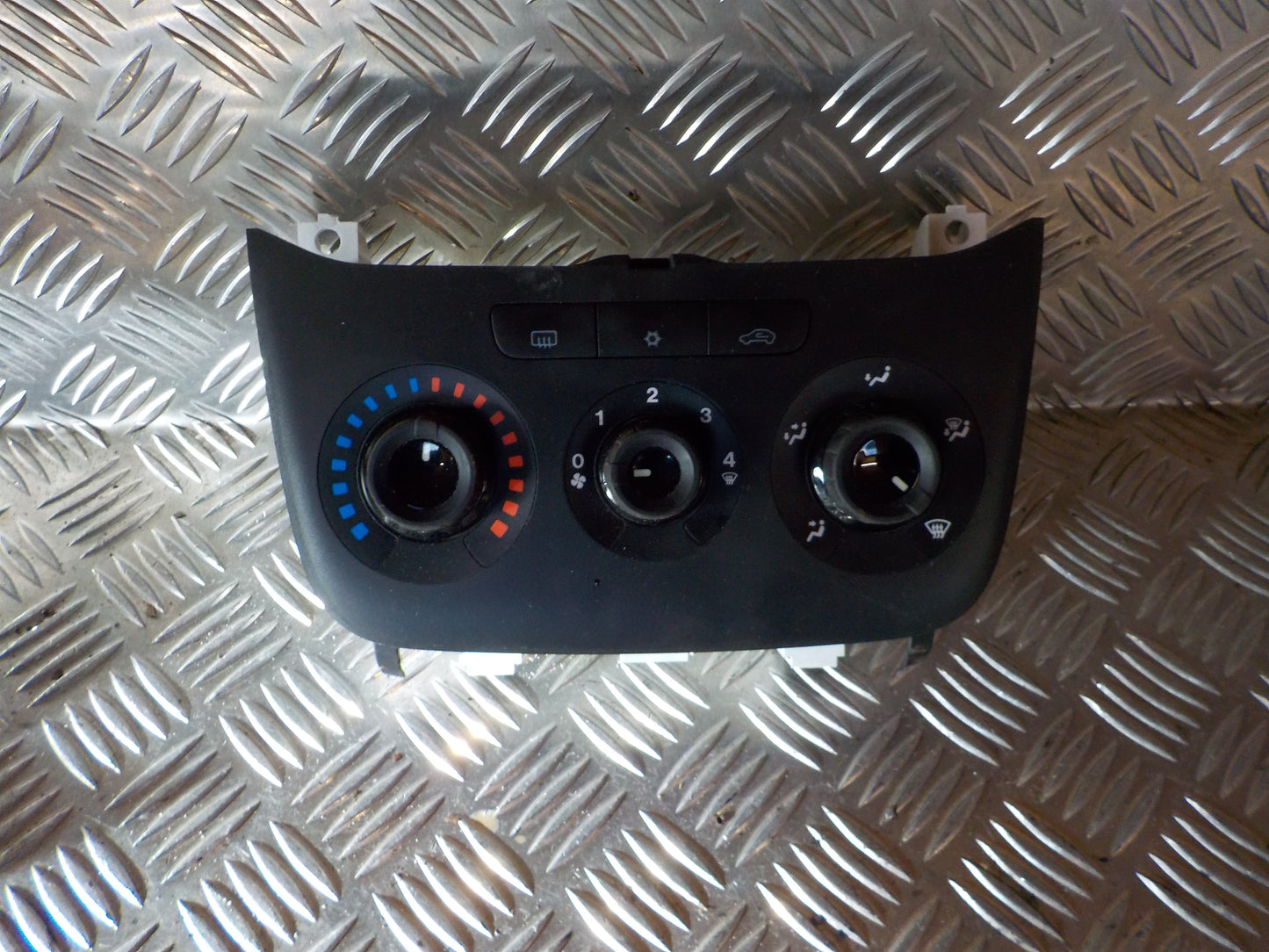 Fiat Punto Evo Varmeregulering Med OEM Nr. Ophugger Fra Fiat Ophugger