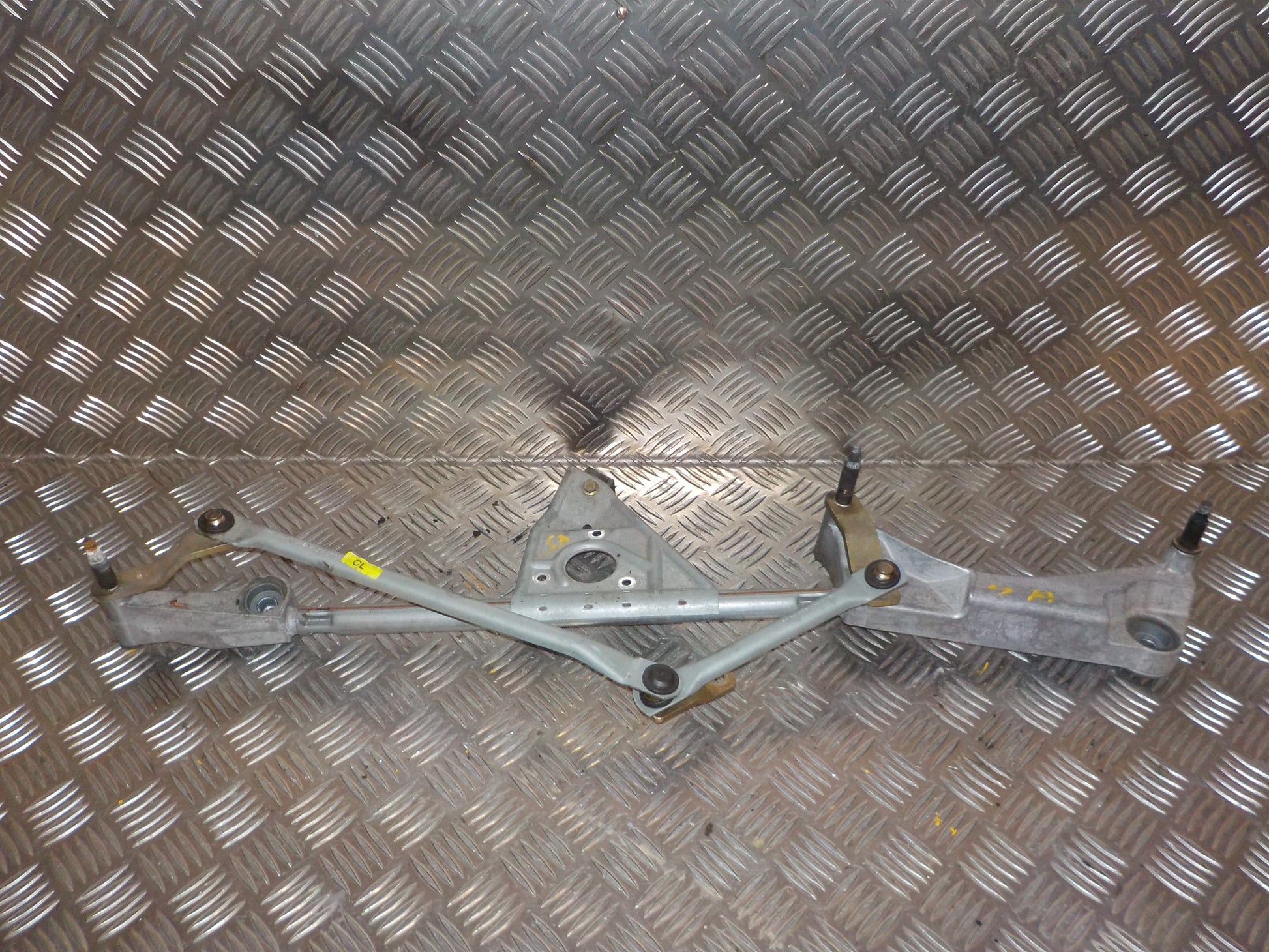 Mercedes C W203 Viskertræk Med OEM Nr. A2038200142 Fra Mercedes Ophugger