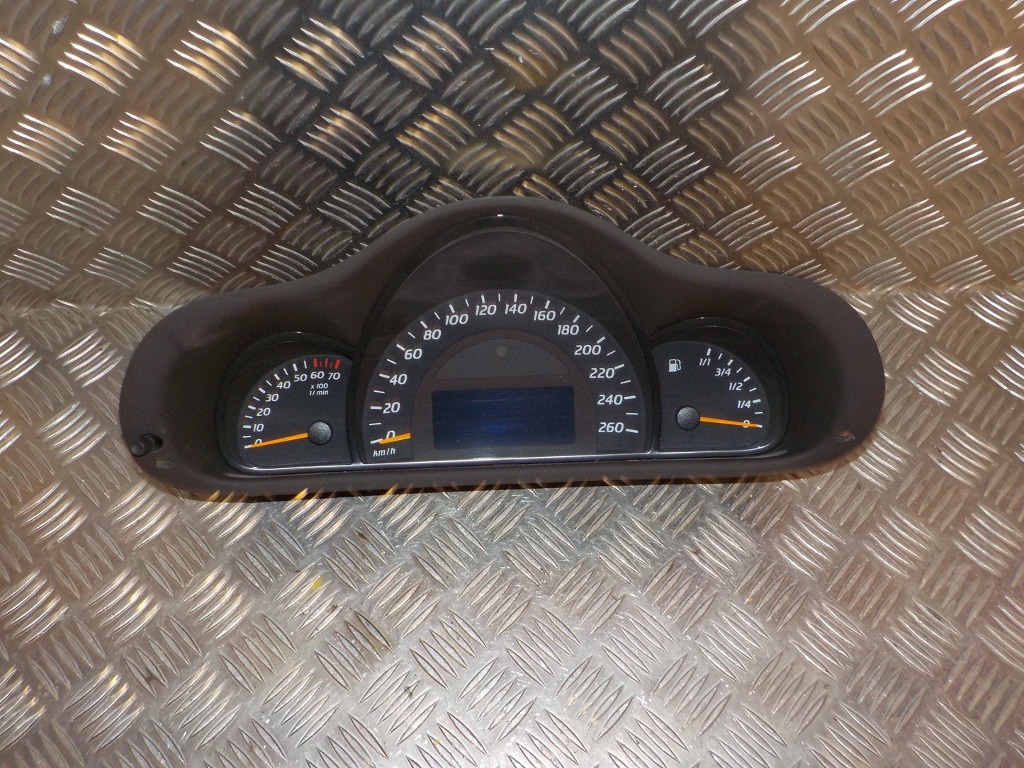 Mercedes C W203 Speedometer - Instrument Med OEM Nr. A2035404111 Fra Mercedes Ophugger