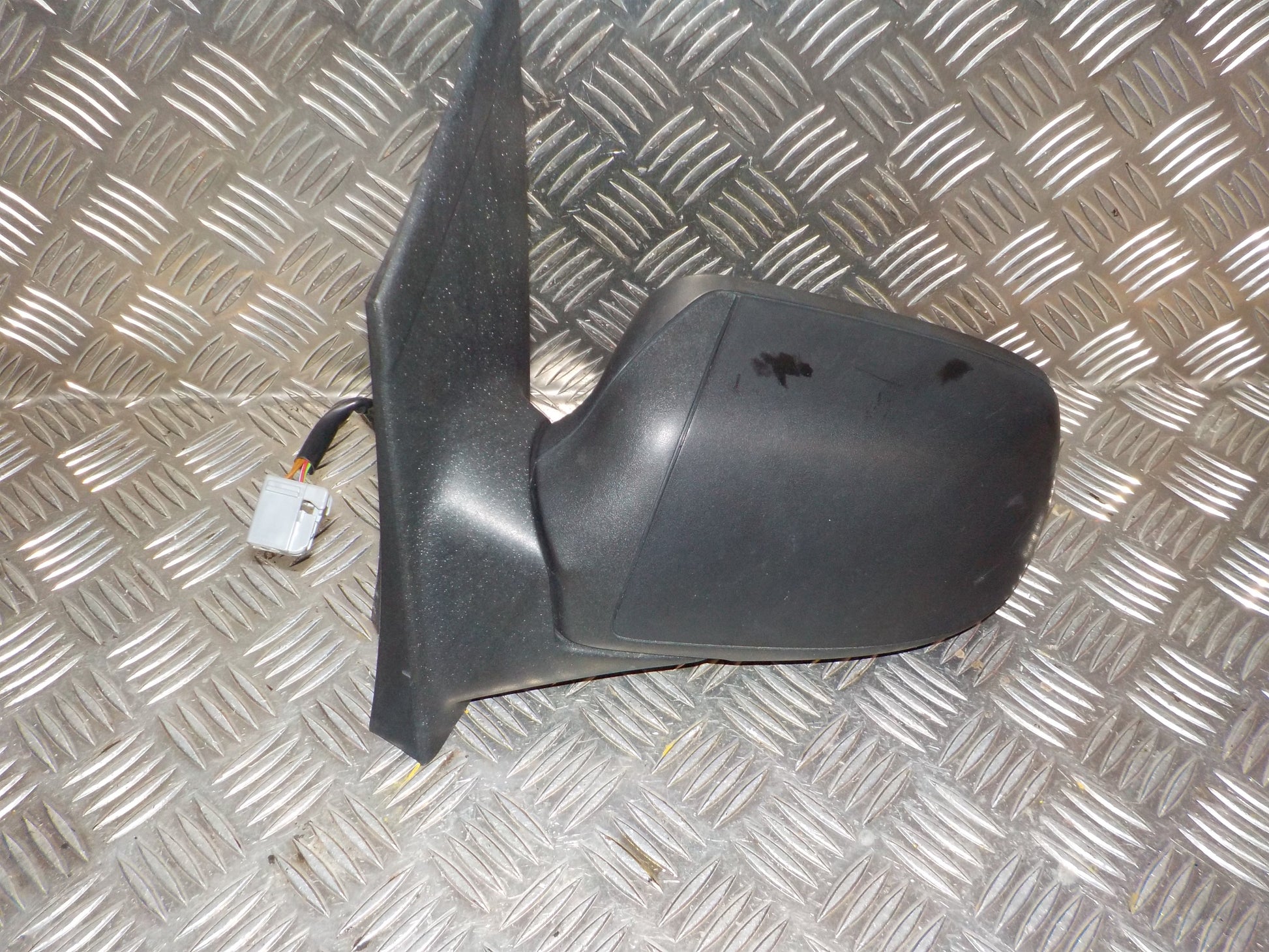 Ford Focus Sidespejl Med OEM Nr. 1500619 Fra Ford Ophugger