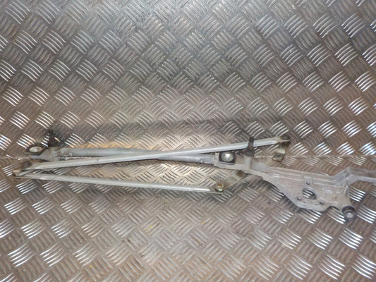 Ford Focus Viskertræk Med OEM Nr. Ophugger Fra Ford Ophugger