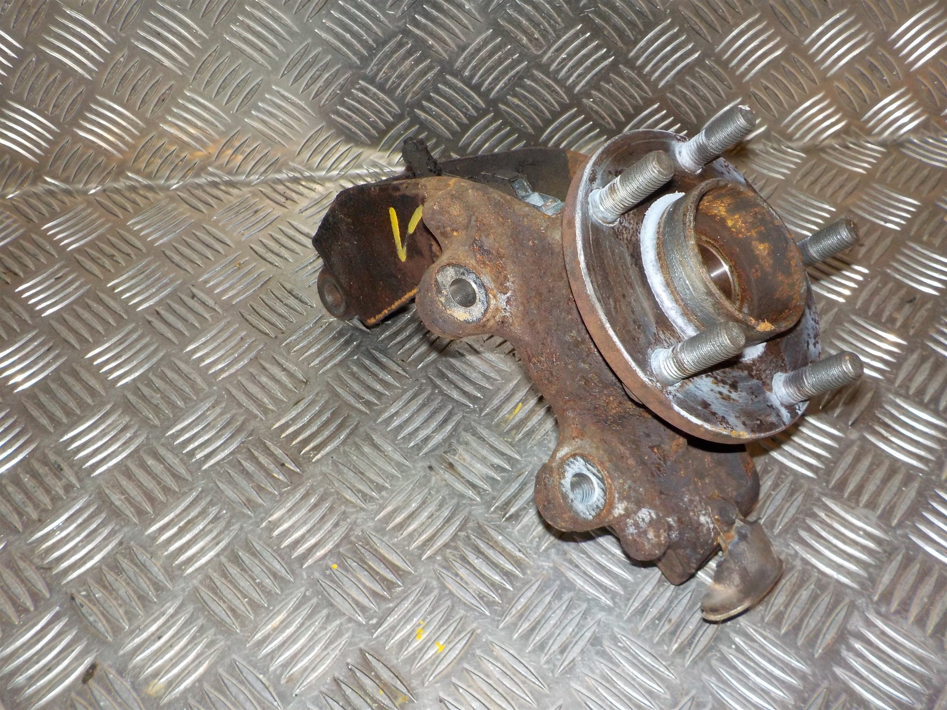 Ford Focus Spindel For V Med OEM Nr. 1477862 Fra Ford Ophugger