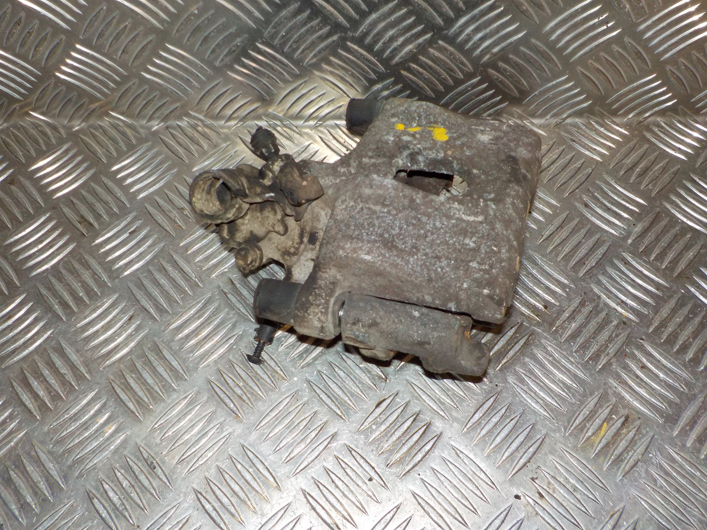 Ford Focus Bremsekaliber VB Med OEM Nr. 2080516 Fra Ford Ophugger