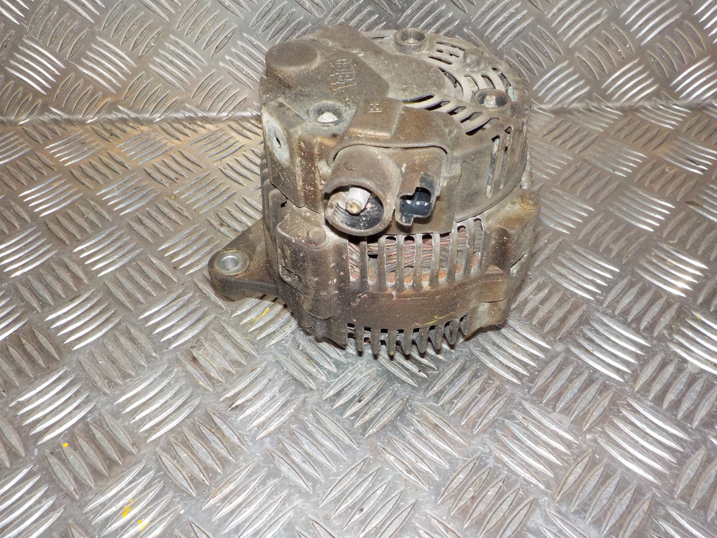 Peugeot 306 Generator Med OEM Nr. 95667743 Fra Peugeot Ophugger