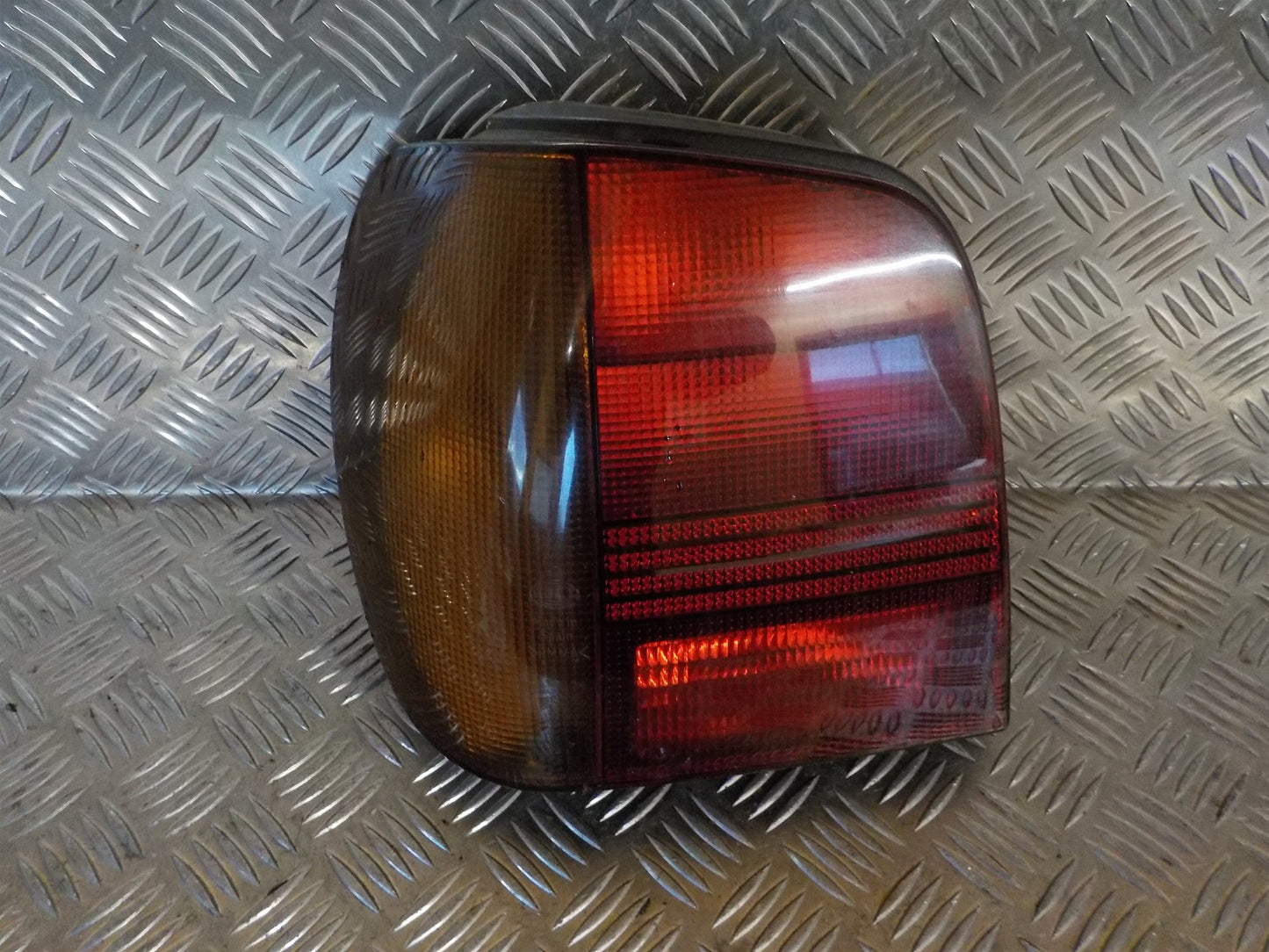 VW Polo 3 5D 6N Baglygte Med OEM Nr. Ophugger Fra VW Ophugger